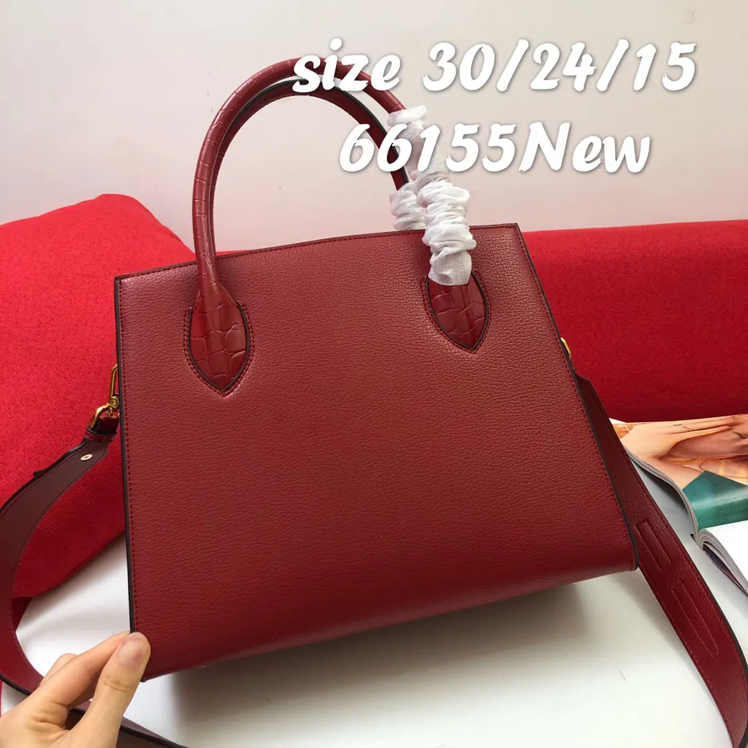 PRADA 鳄鱼皮 牛皮 手提包 日常通勤款