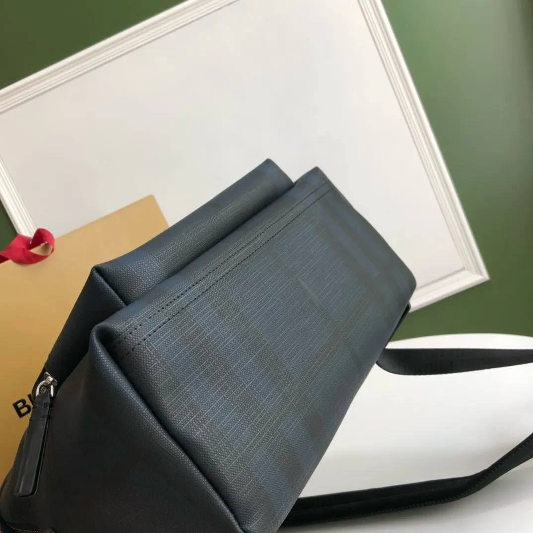 牛皮 本品轻松满足多样需求 是通勤造型的理想单品 双肩包 实用双肩款