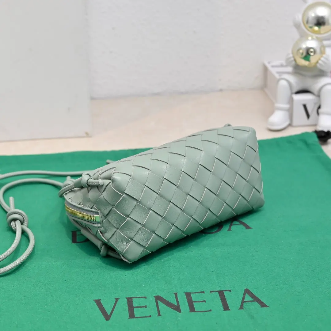 Bottega Veneta 腋下包 复古腋下背款