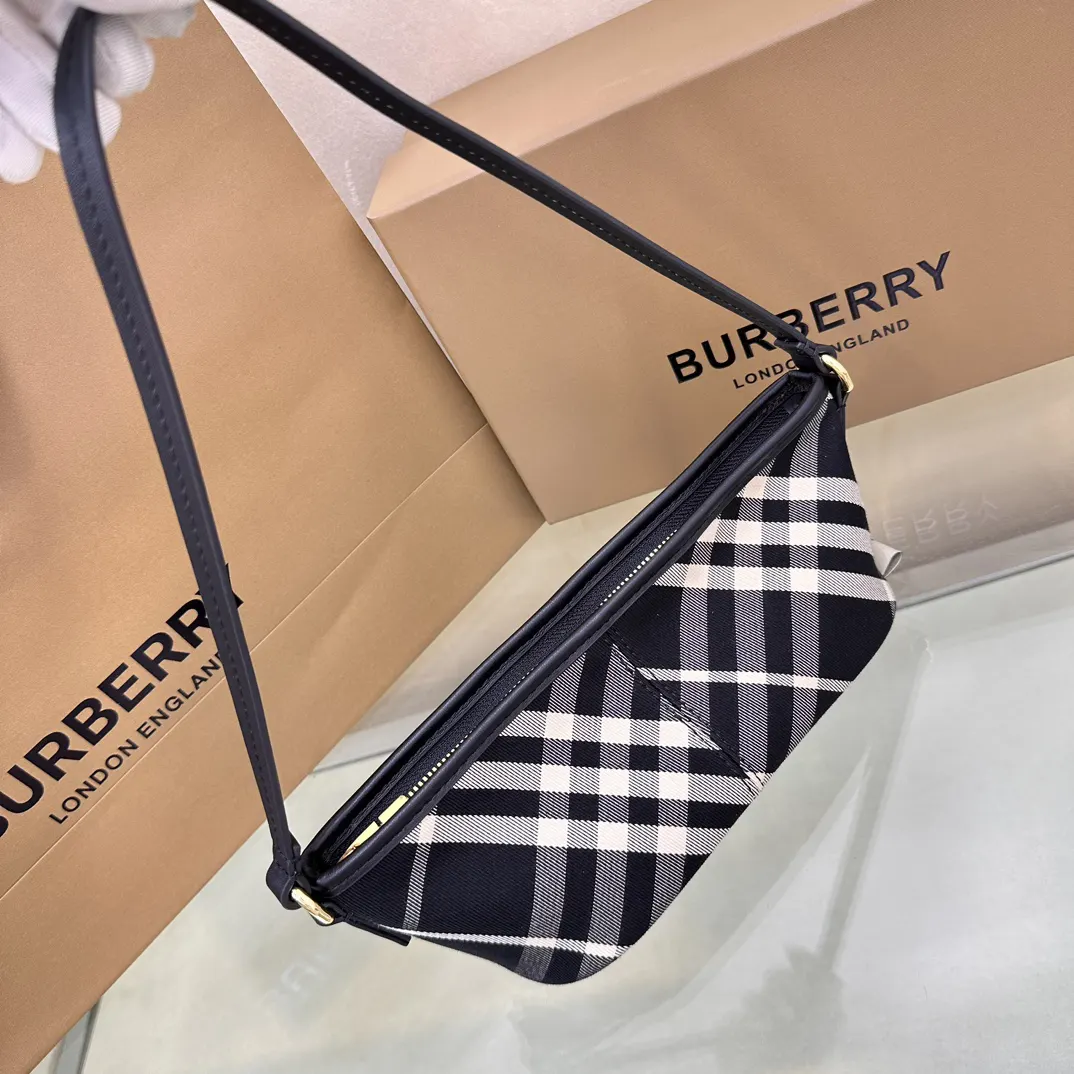 Burberry 提花 腋下包 复古腋下背款