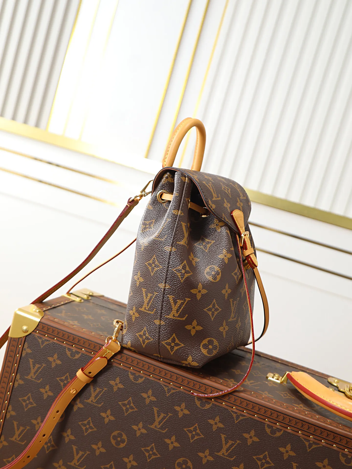 LV 老花 小牛皮 半钢五金 MONTSOUR 双肩包 实用双肩款