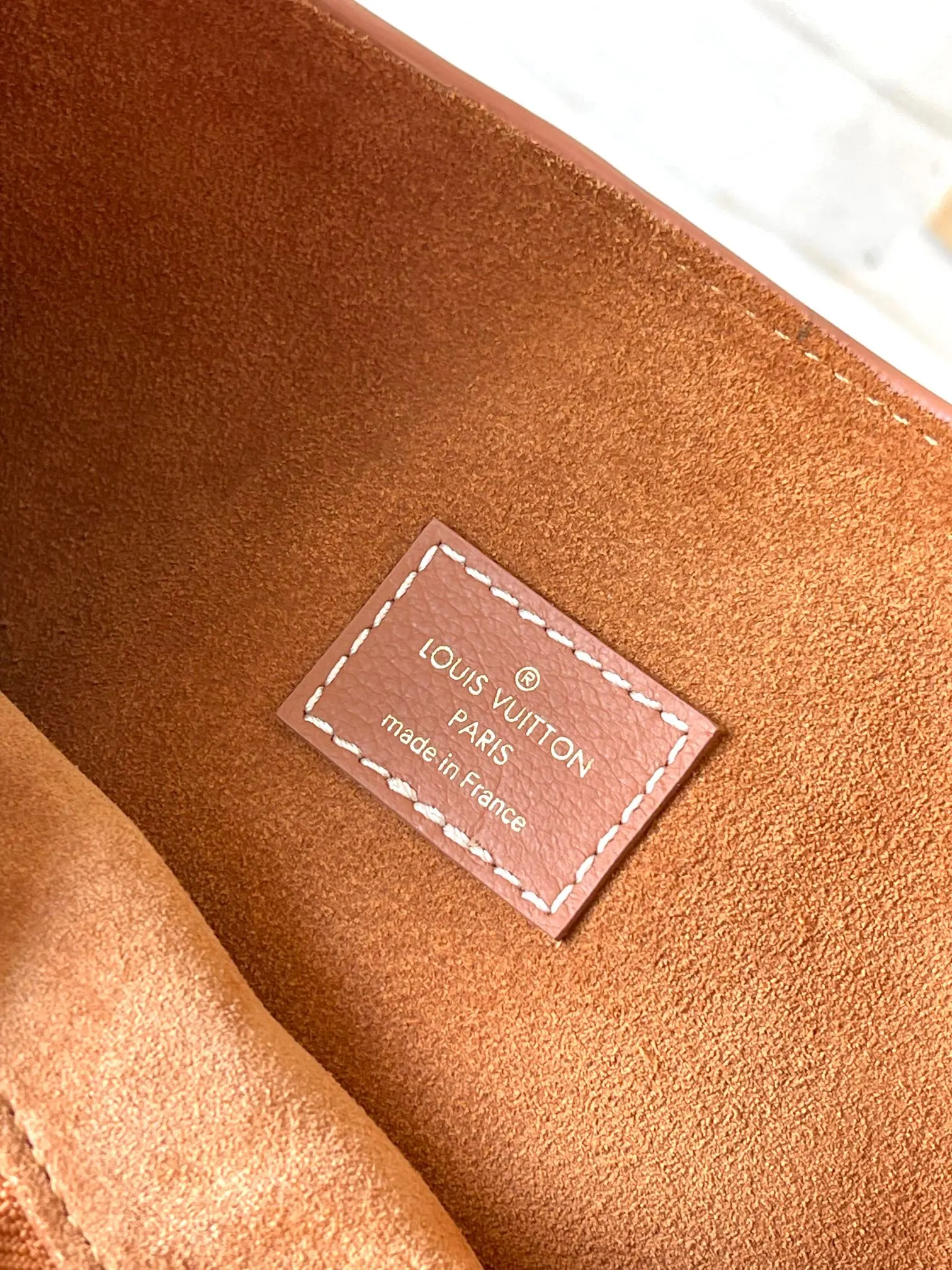 LV 牛皮 本款 Low Key Should 单肩包 日常单肩背款