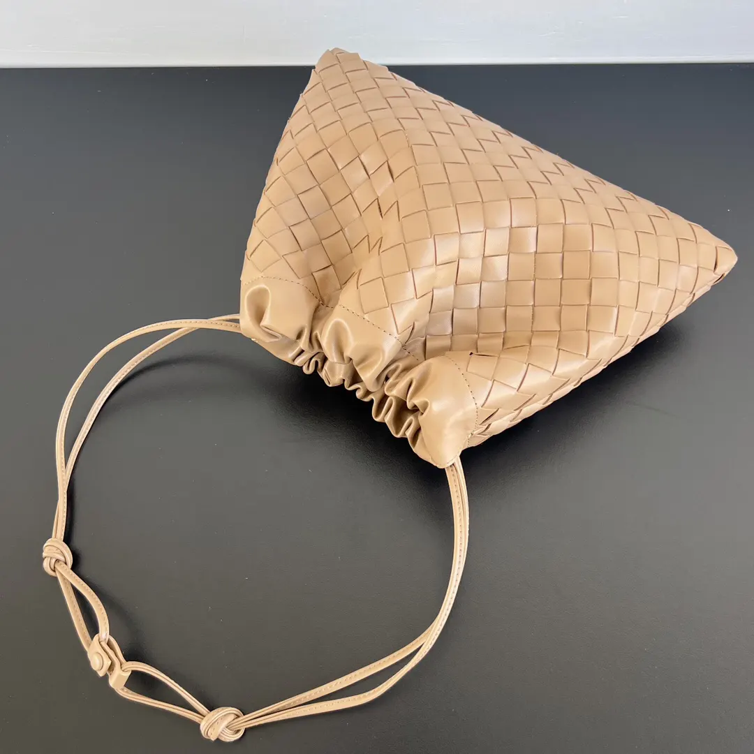 Bottega Veneta 牛皮 腋下包 復古腋下背款