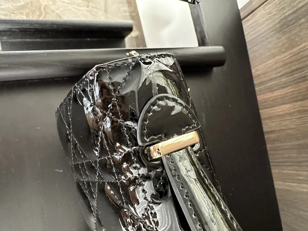 羊皮 顶部手柄 可拆卸链条以珠饰点缀更显精致 可手提或斜挎 链条包 精致链条款