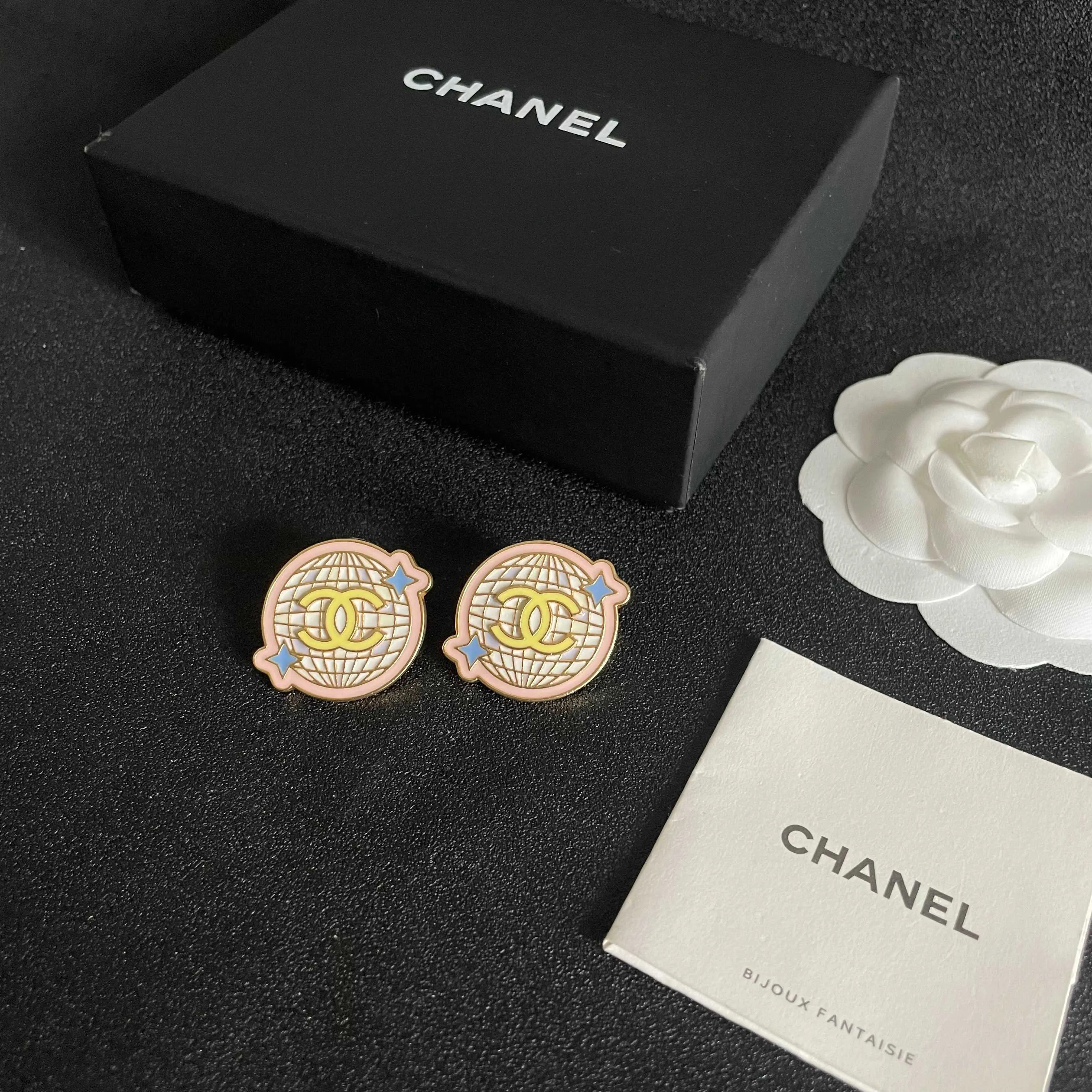 Chanel 双C 耳钉 小巧点缀 耳饰
