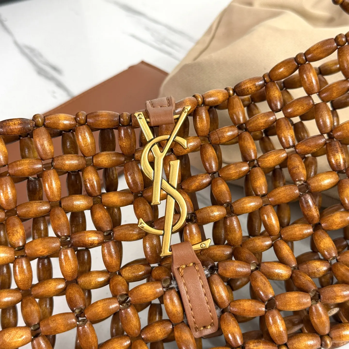 YSL 高 腋下木珠编织包 每一颗圆润木珠都带 腋下包 復古腋下背款(數字9) YSL 高 腋下木珠编织包 每一颗圆润木珠都带 腋下包 復古腋下背款(數字9)