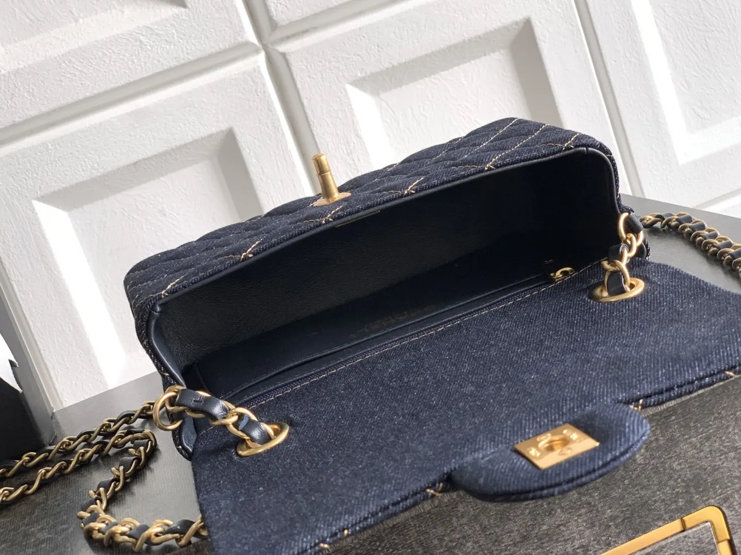 Chain Bag Image 9 Chain Bag Image 9