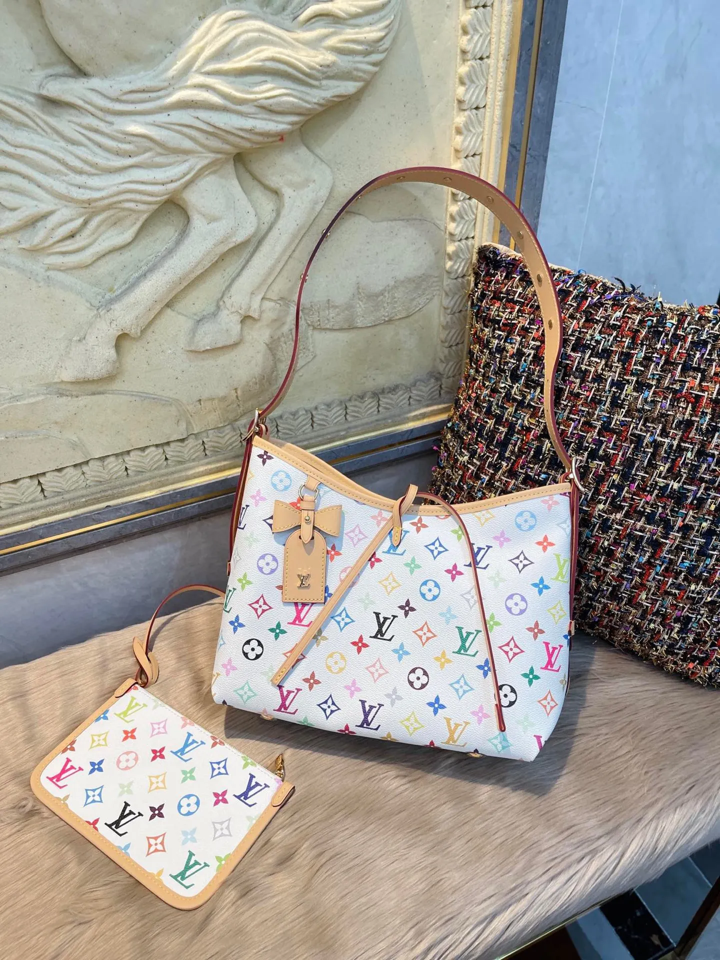 LV CarryAll 白色 金色 Mo腋下包 復古腋下背款