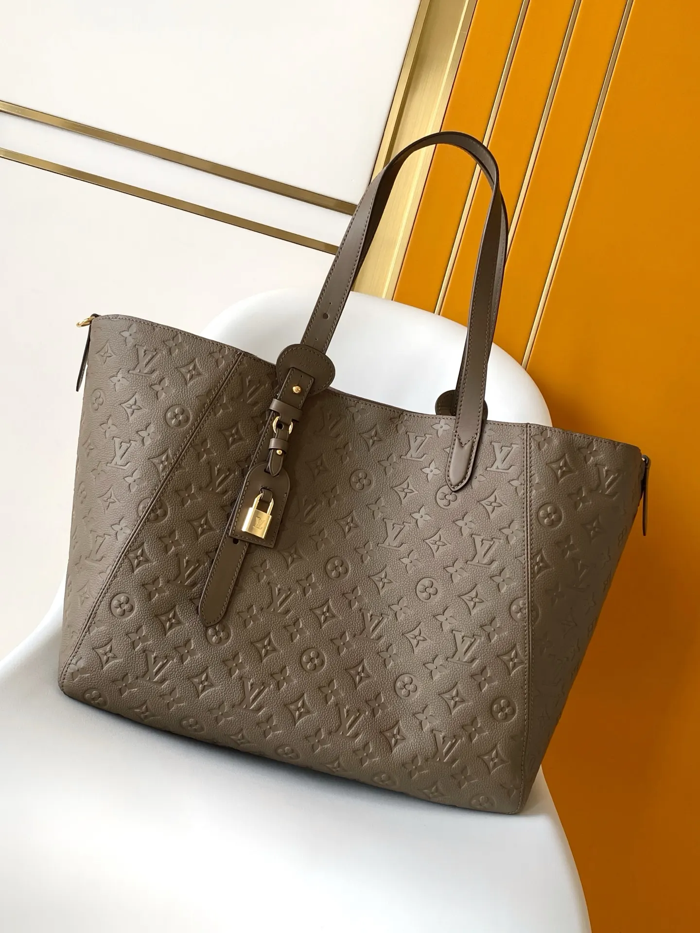 Louis Vuitton Black Red Tote Bag Image 4 Louis Vuitton Black Red Tote Bag Image 4