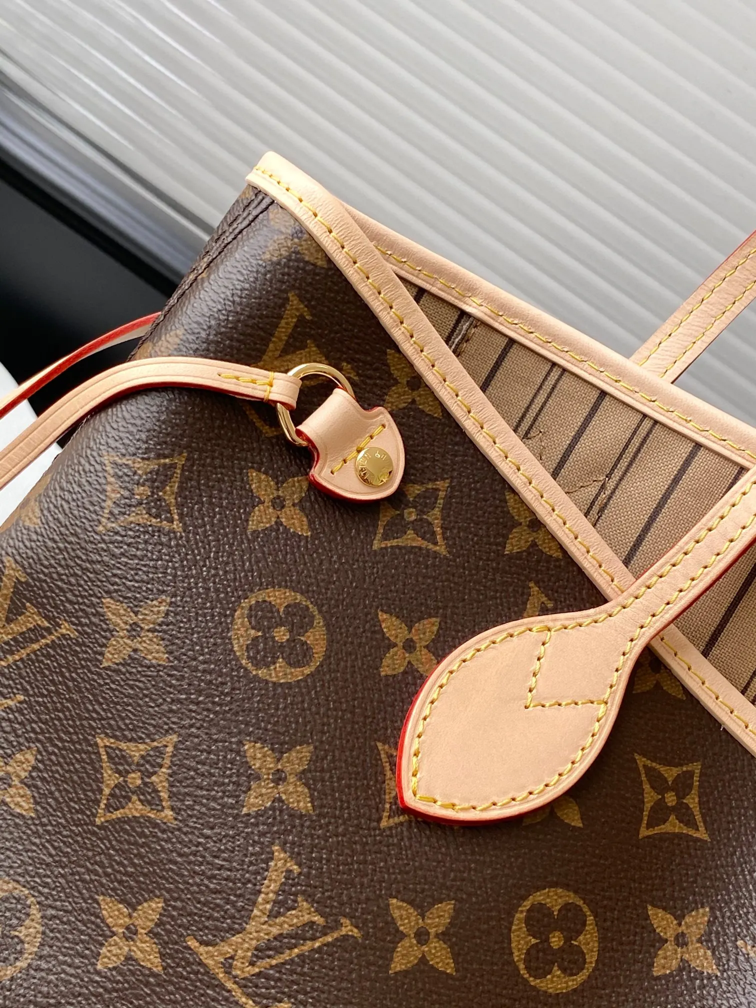 LV Neverfull 金色 牛皮 手拿包 精致手拿款