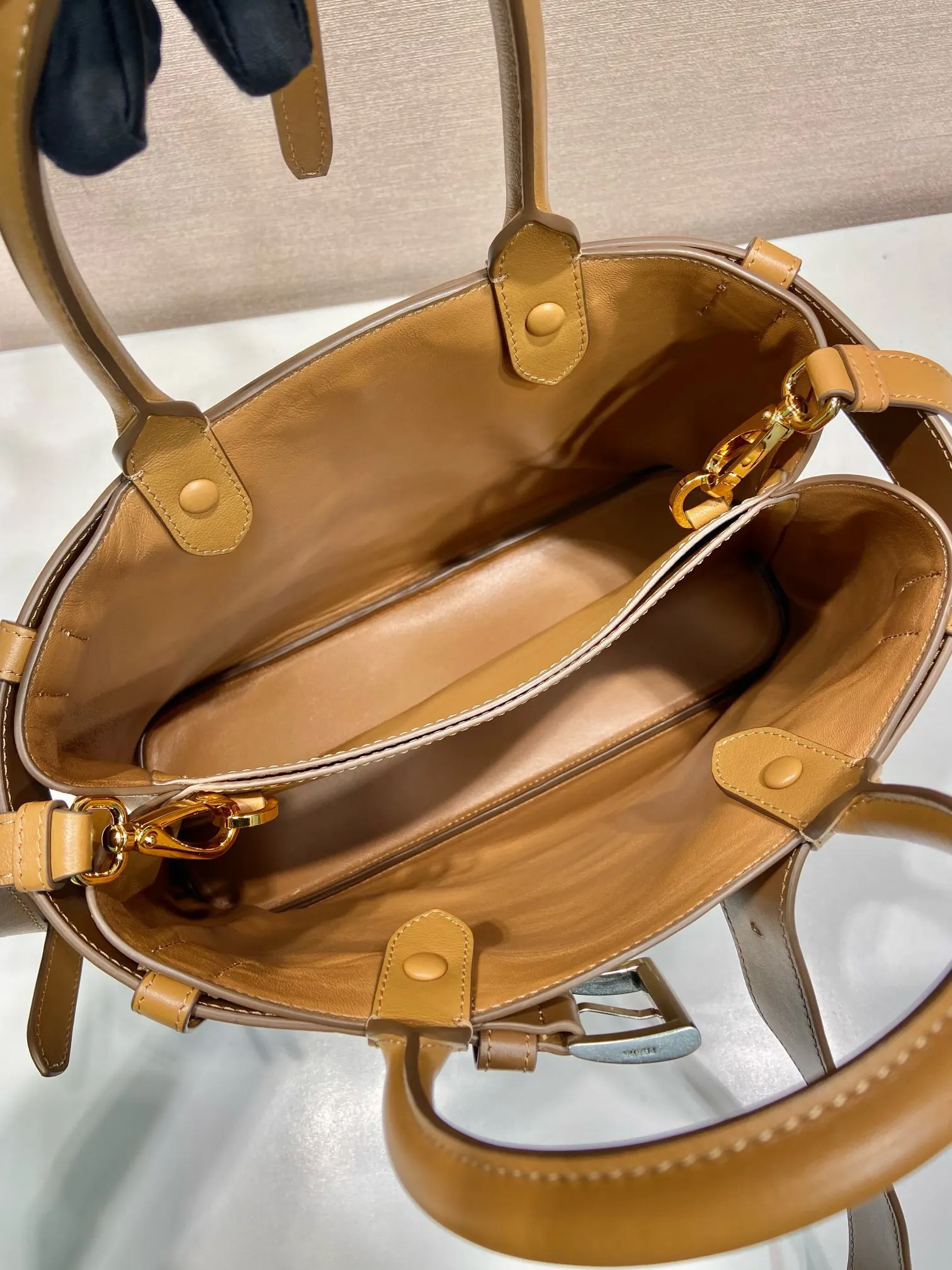 Prada 牛皮 羊皮 手提包