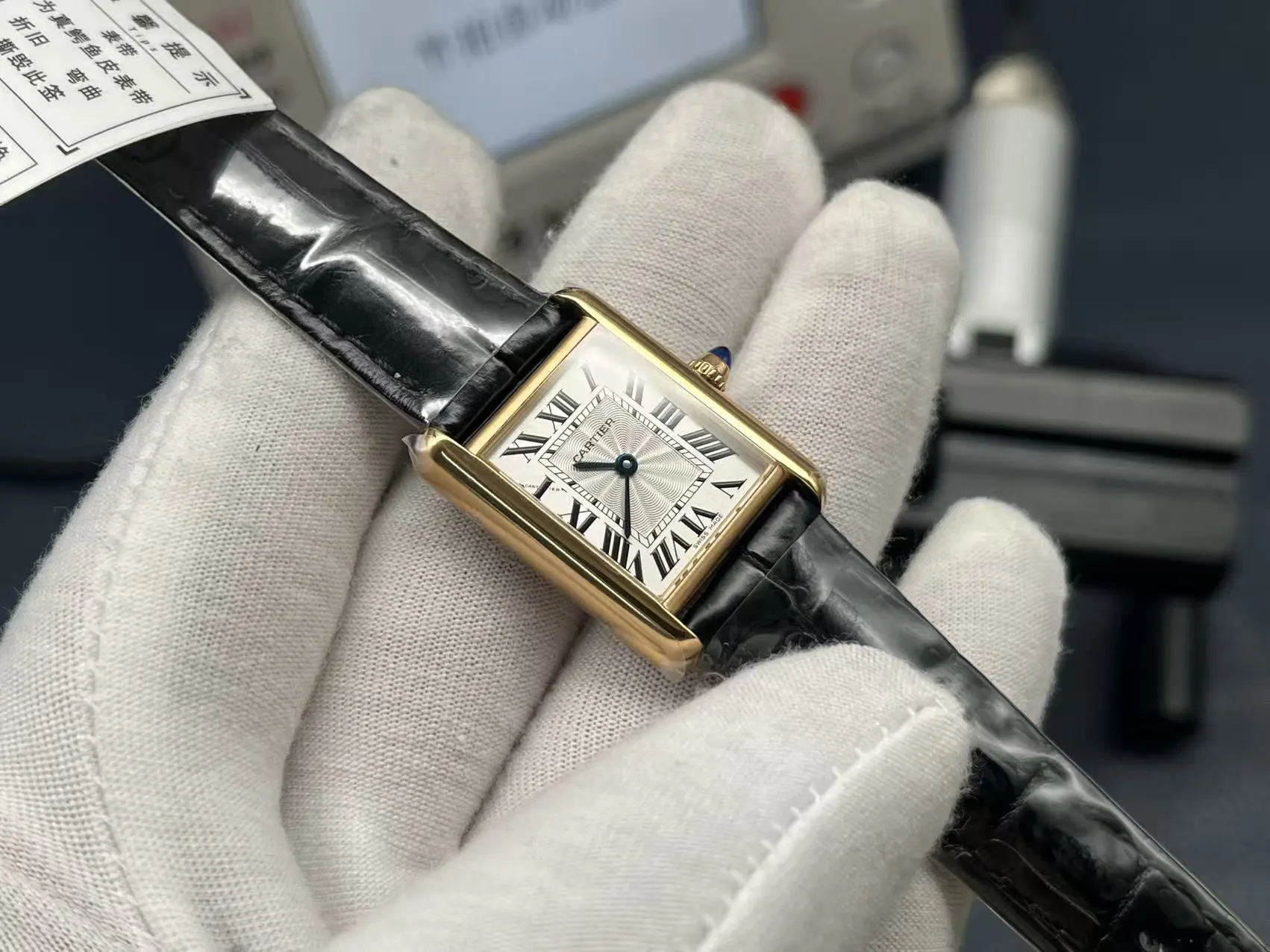 Cartier 鳄鱼皮 手表 经典腕表款