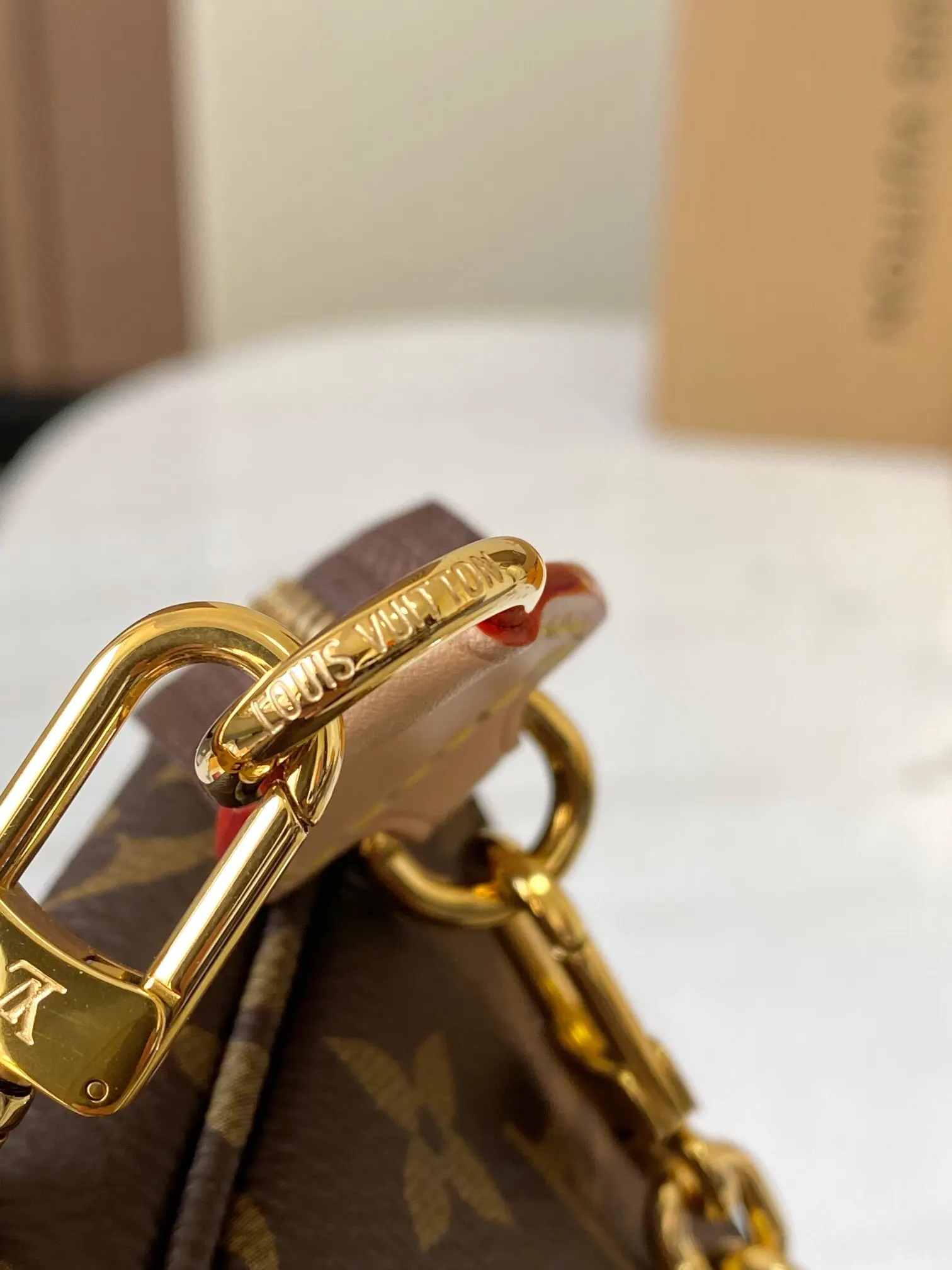 POCHETTE ACCESSOI 腋下包 復古腋下背款