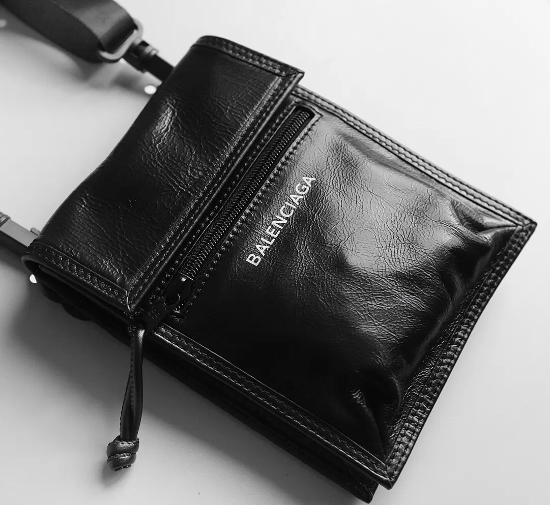 Balenciaga 單肩包 日常搭配(數字3) Balenciaga 單肩包 日常搭配(數字3)