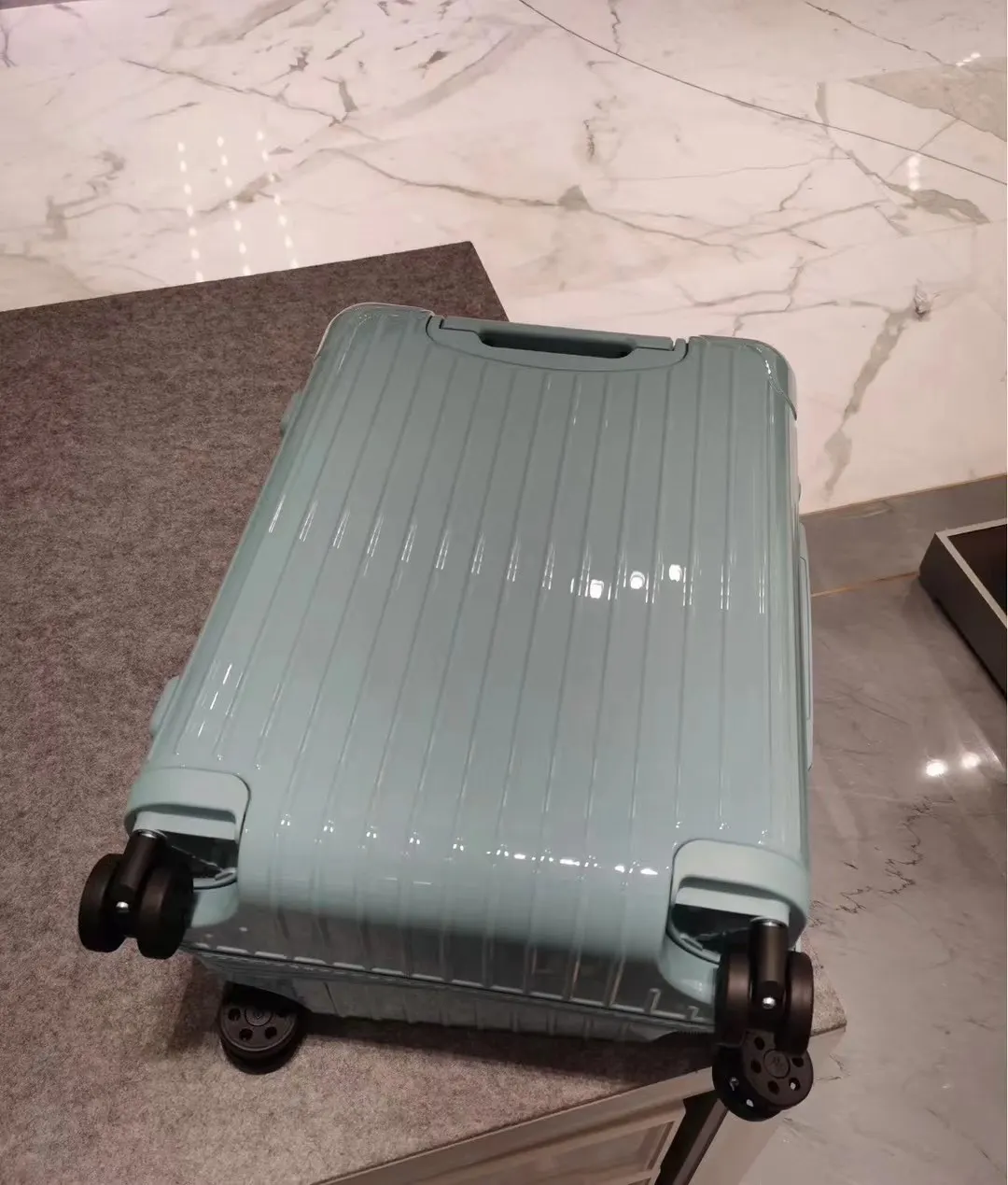 黑色 白色 Essential 系列 原Salsa的 行李箱 旅行拉杆款 輕便出行款