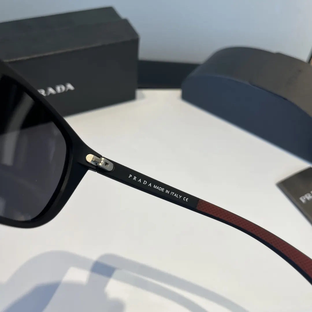 Prada 太阳眼镜 时尚遮阳 太阳镜
