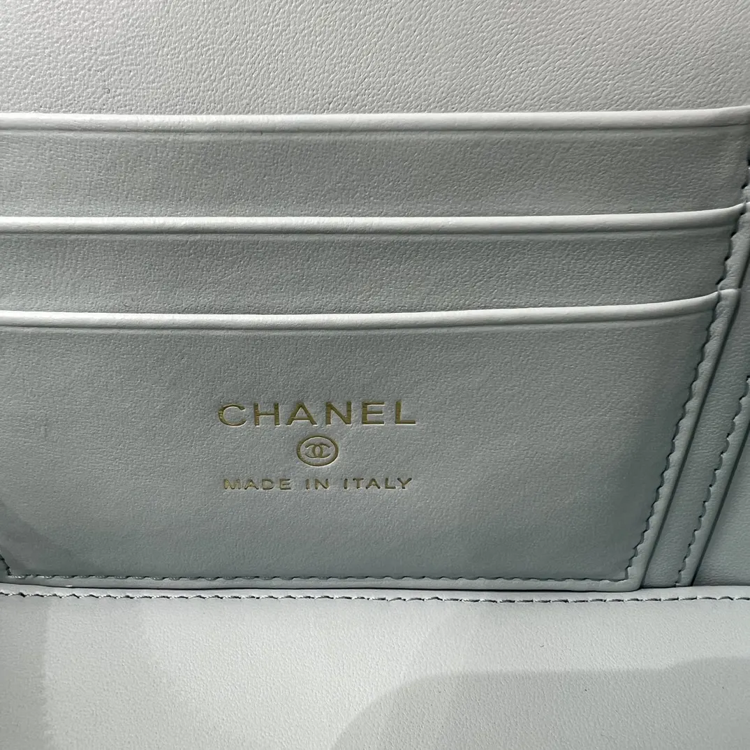 Chanel 浅蓝色牛皮翻盖链条包 金链