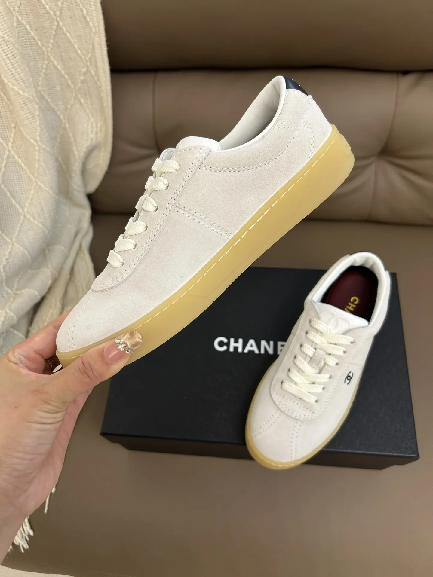 Chanel 白色羊皮休閒鞋 双C低幫
