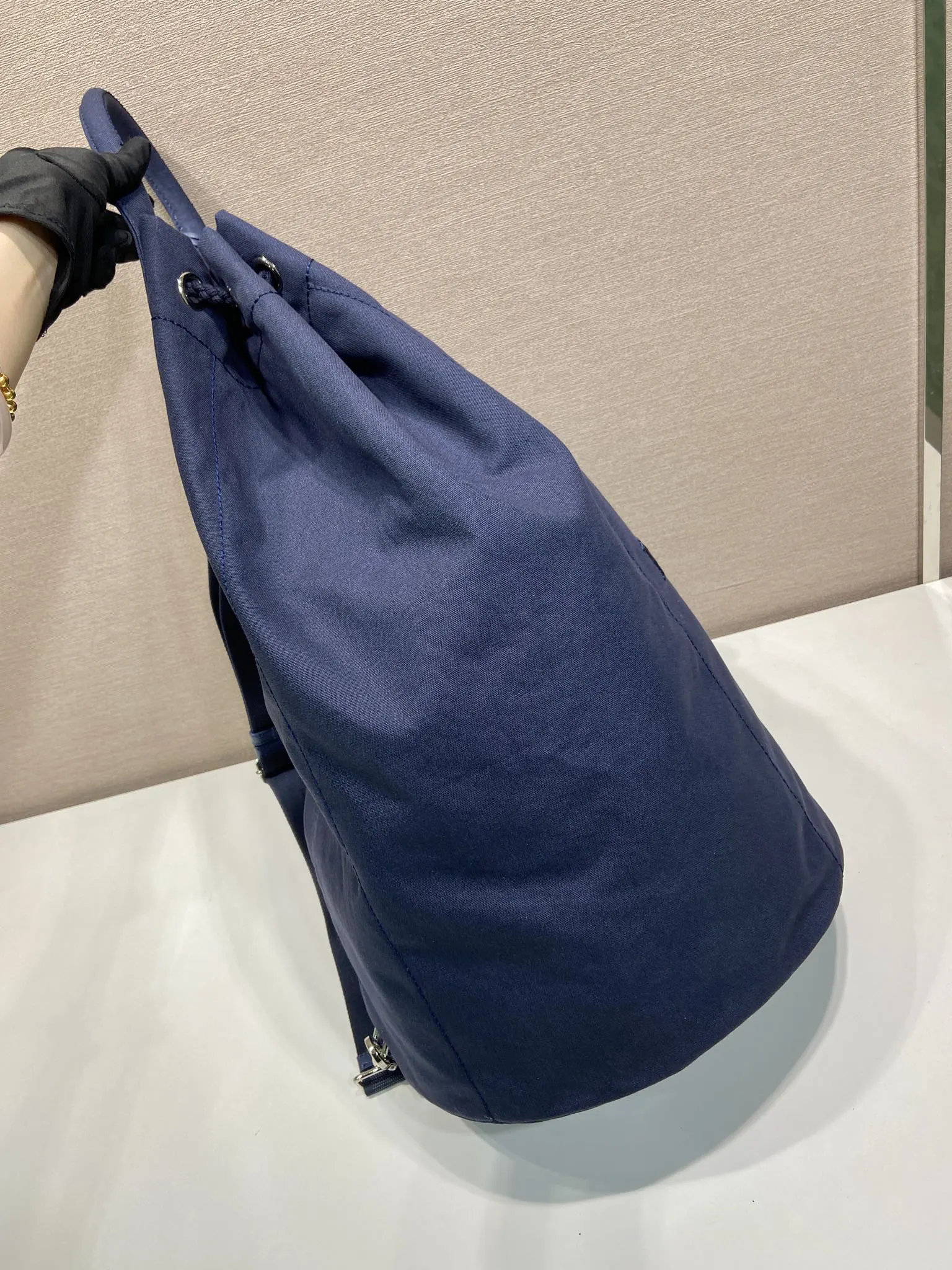 皮革 同色字母徽标刺繡注入独特經典格调 旅行袋 大容量旅行款