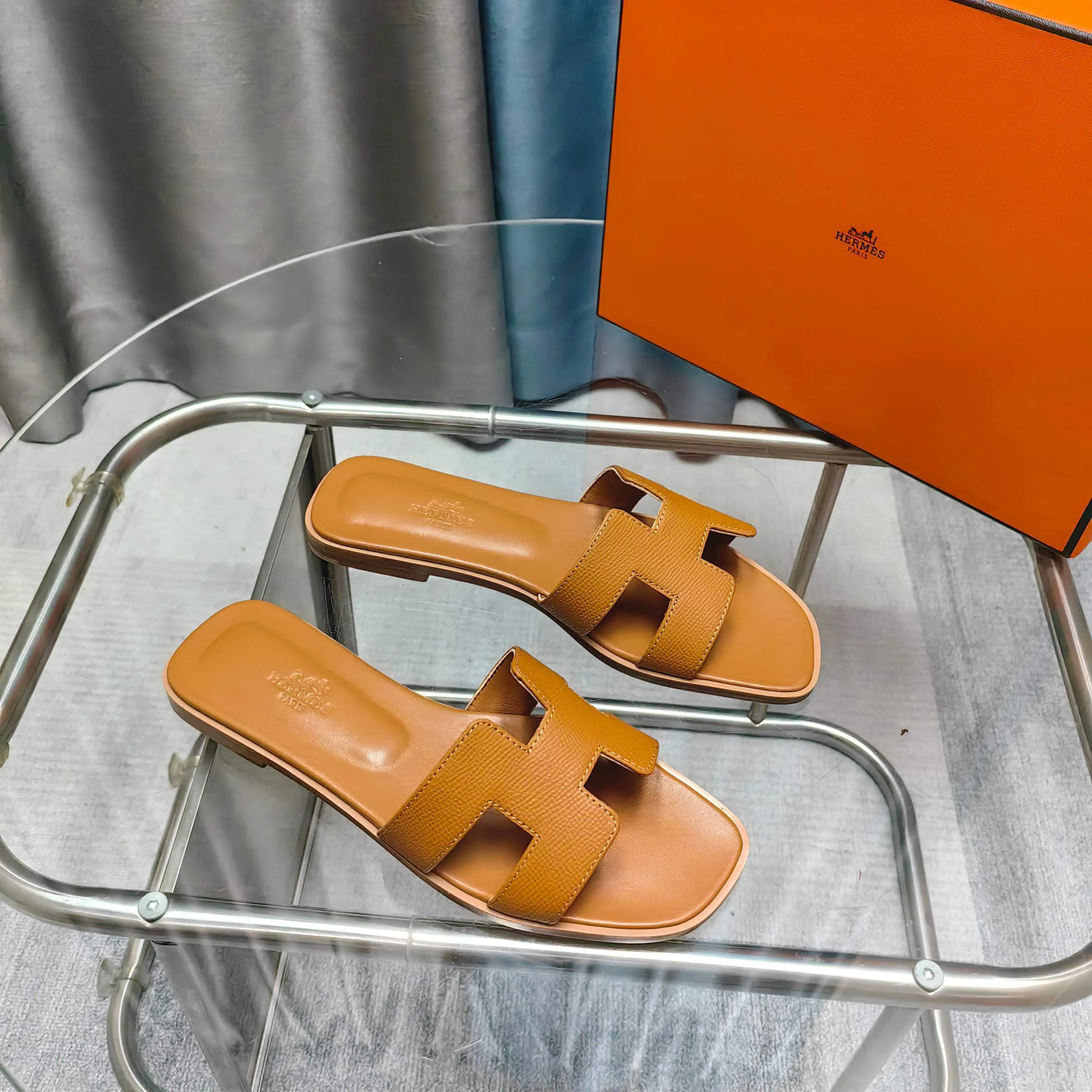 Hermès Oran Slides