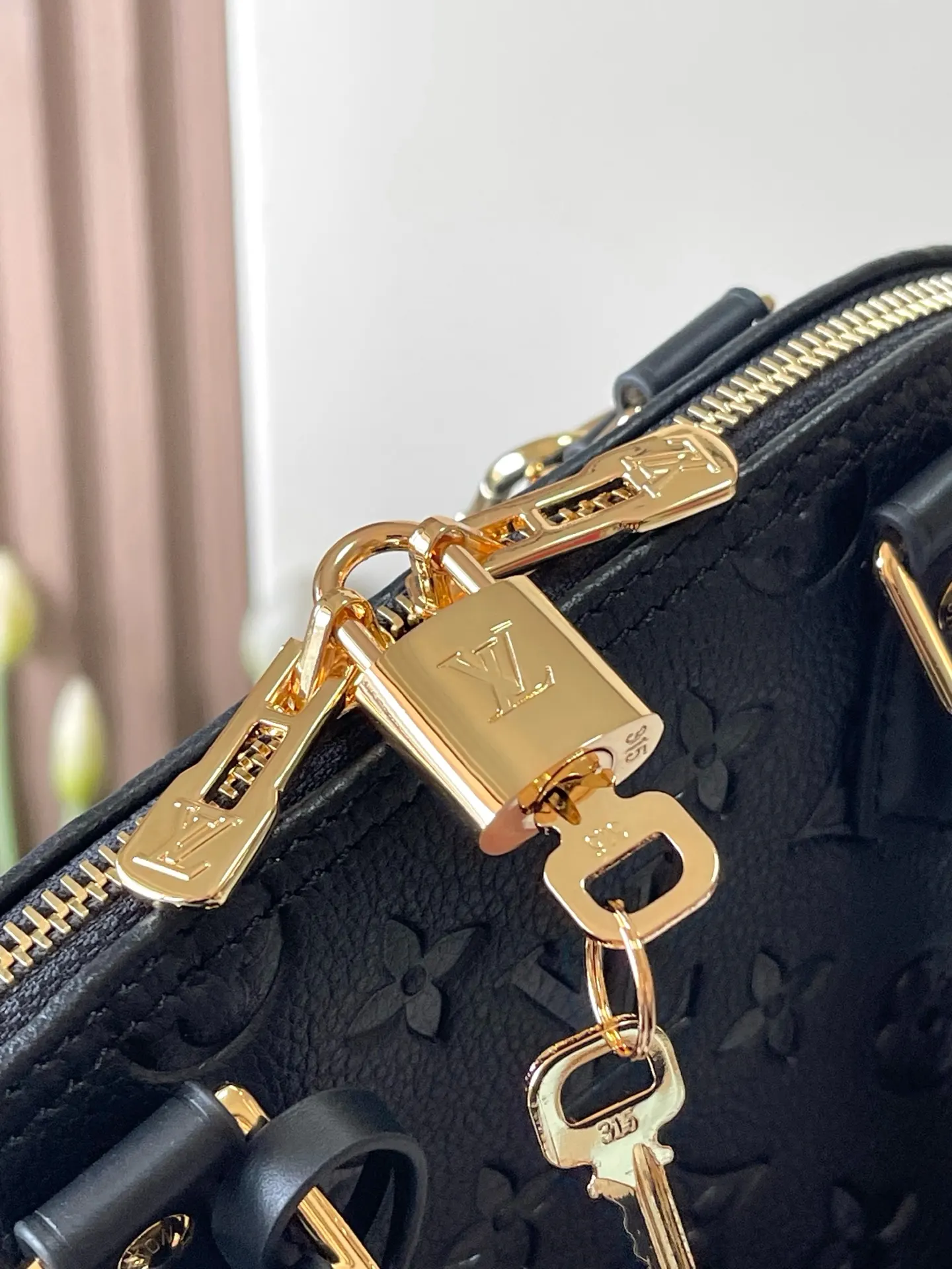 Louis Vuitton Alma 黑色 老花 手提包