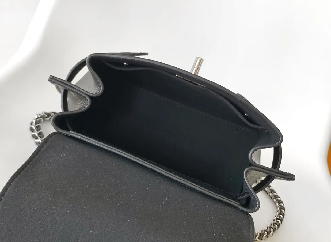 LV 灰色 牛皮 链条包 精致链条款