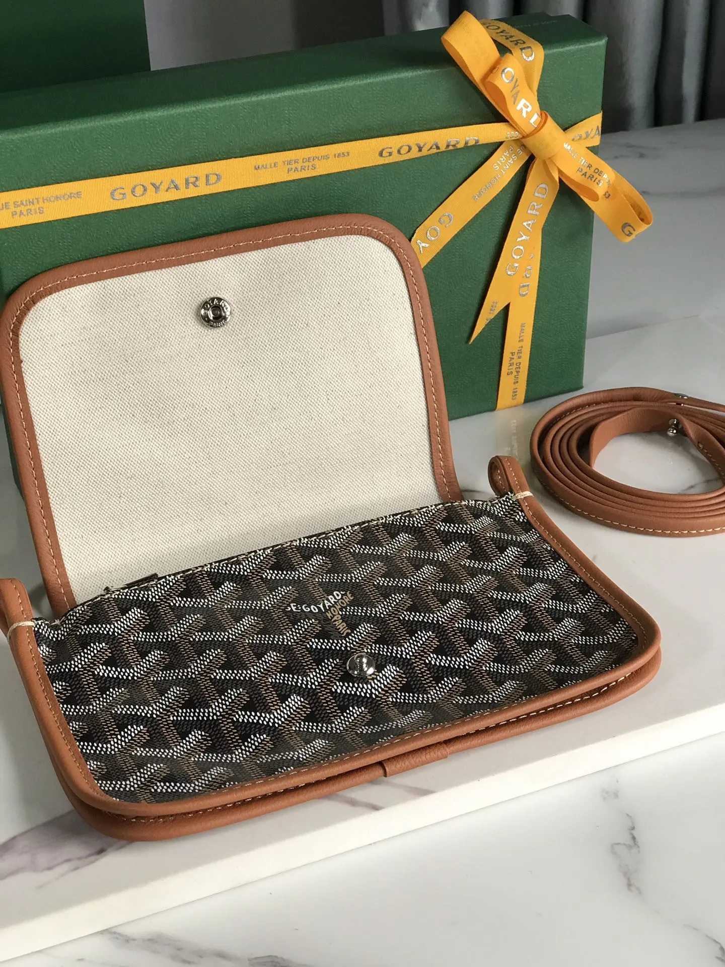 Goyard 戈雅 三层包 Pi 手拿包 精致手拿款(數字5) Goyard 戈雅 三层包 Pi 手拿包 精致手拿款(數字5)