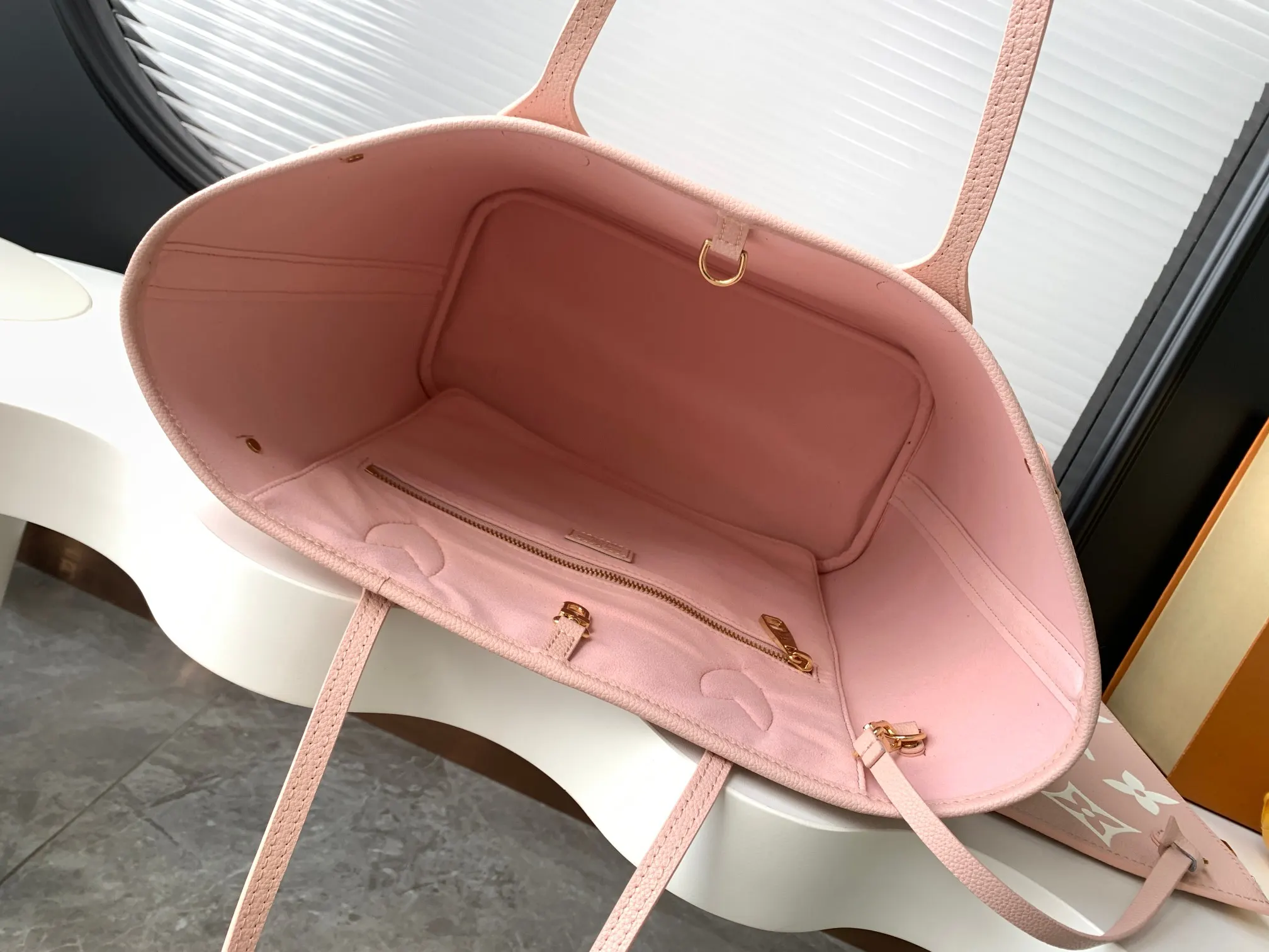 Neverfull 黑色 米白 手拿包 精致手拿款