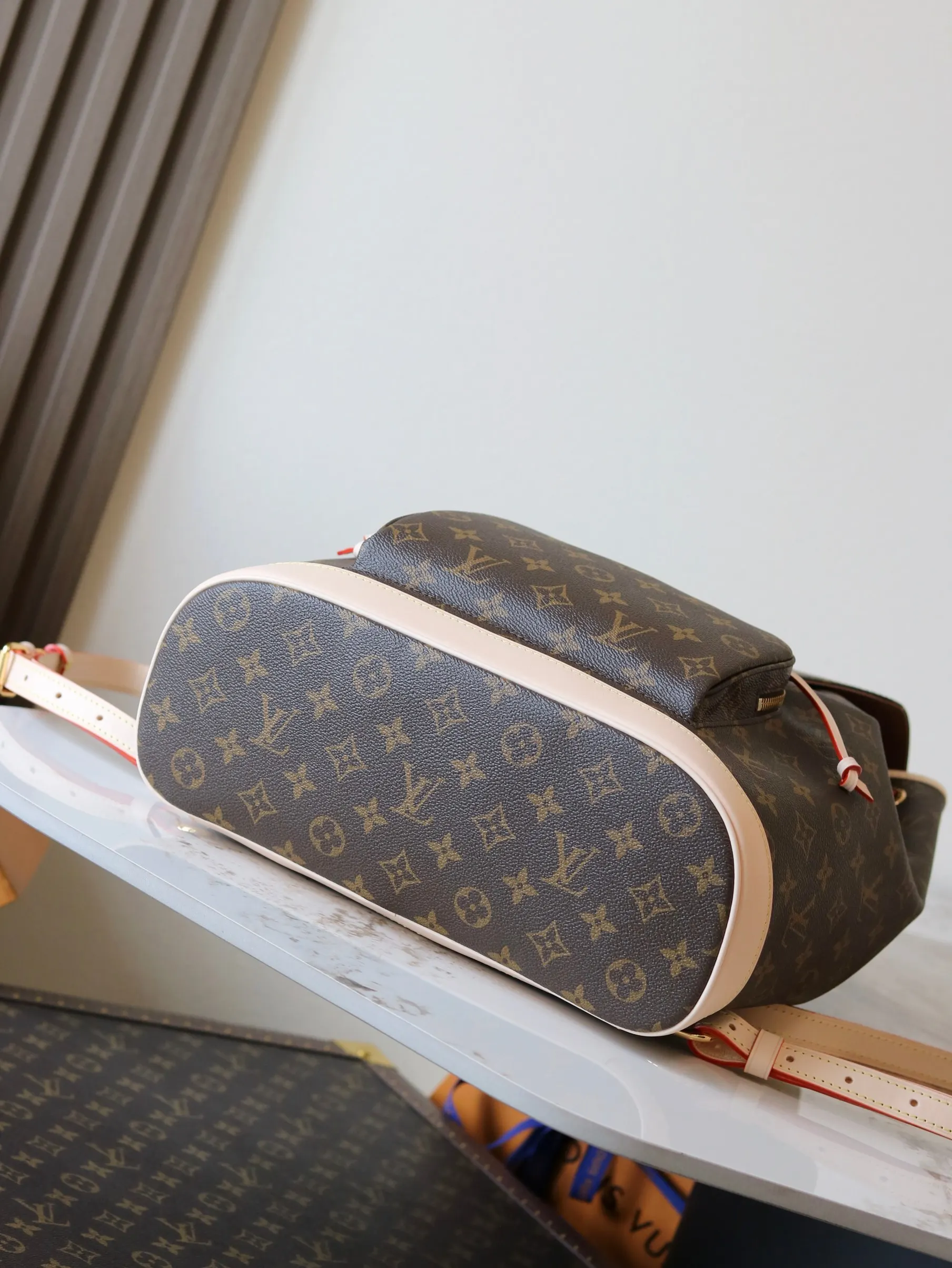 LV 牛皮 厘米 长 雙肩包 实用雙肩款