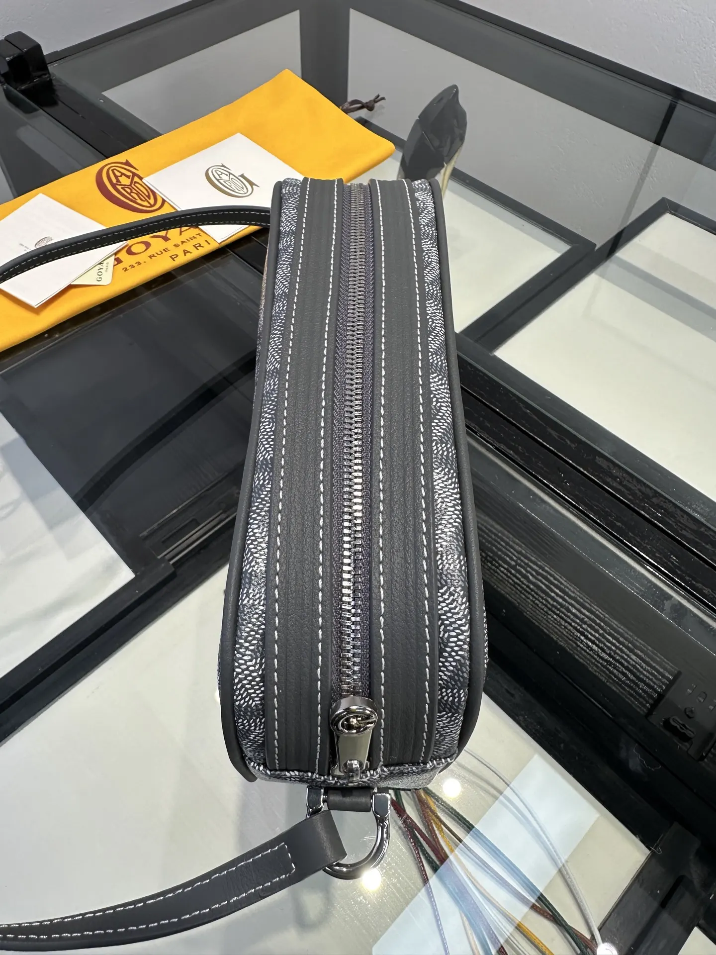 Goyard 灰色 Cap Vert相机包 斜背包 灰色 是戈雅的經典 輕便斜挎款