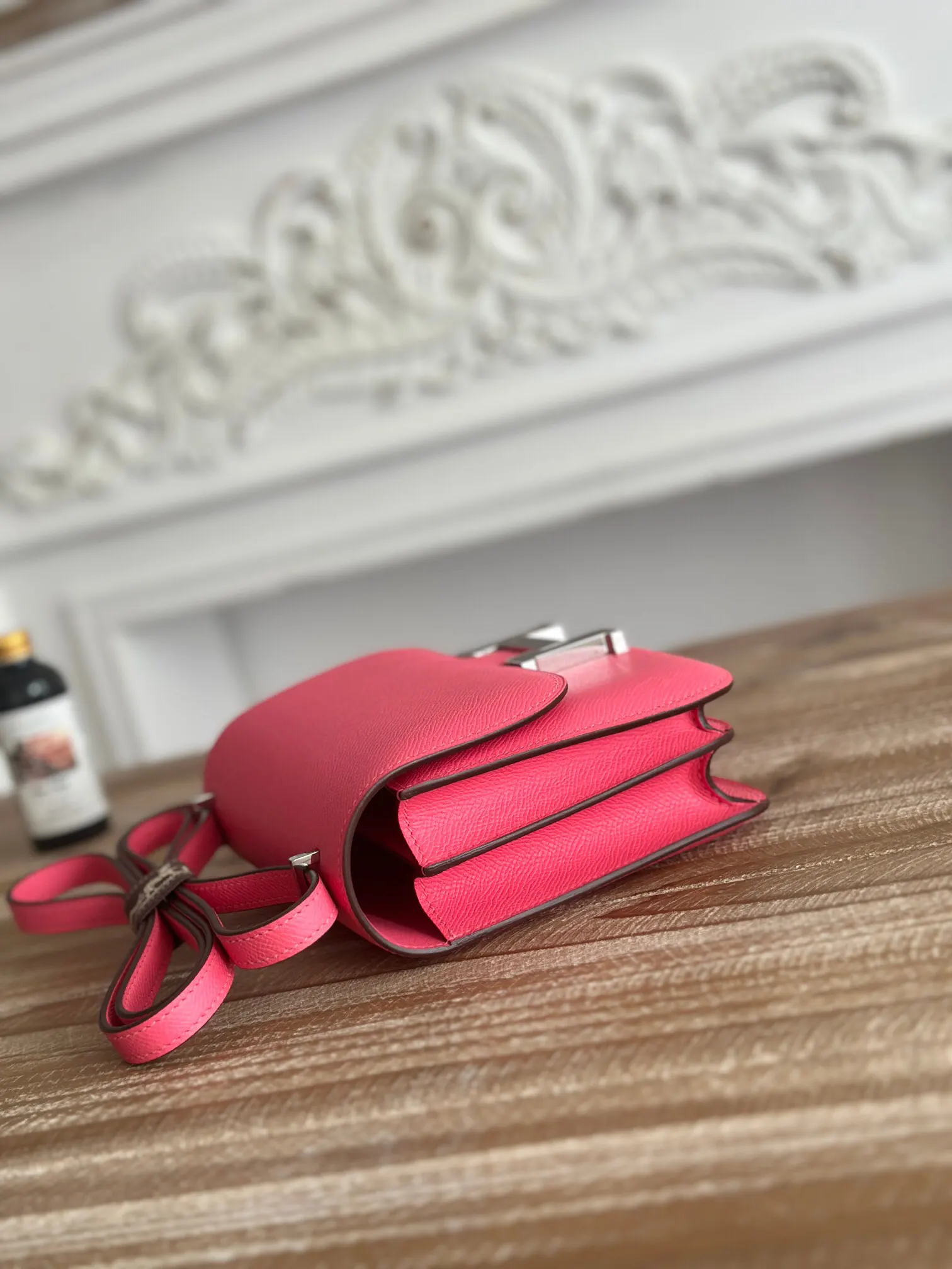 Hermès Constance 奶昔粉 Epsom掌纹牛皮 斜挎包 19cm