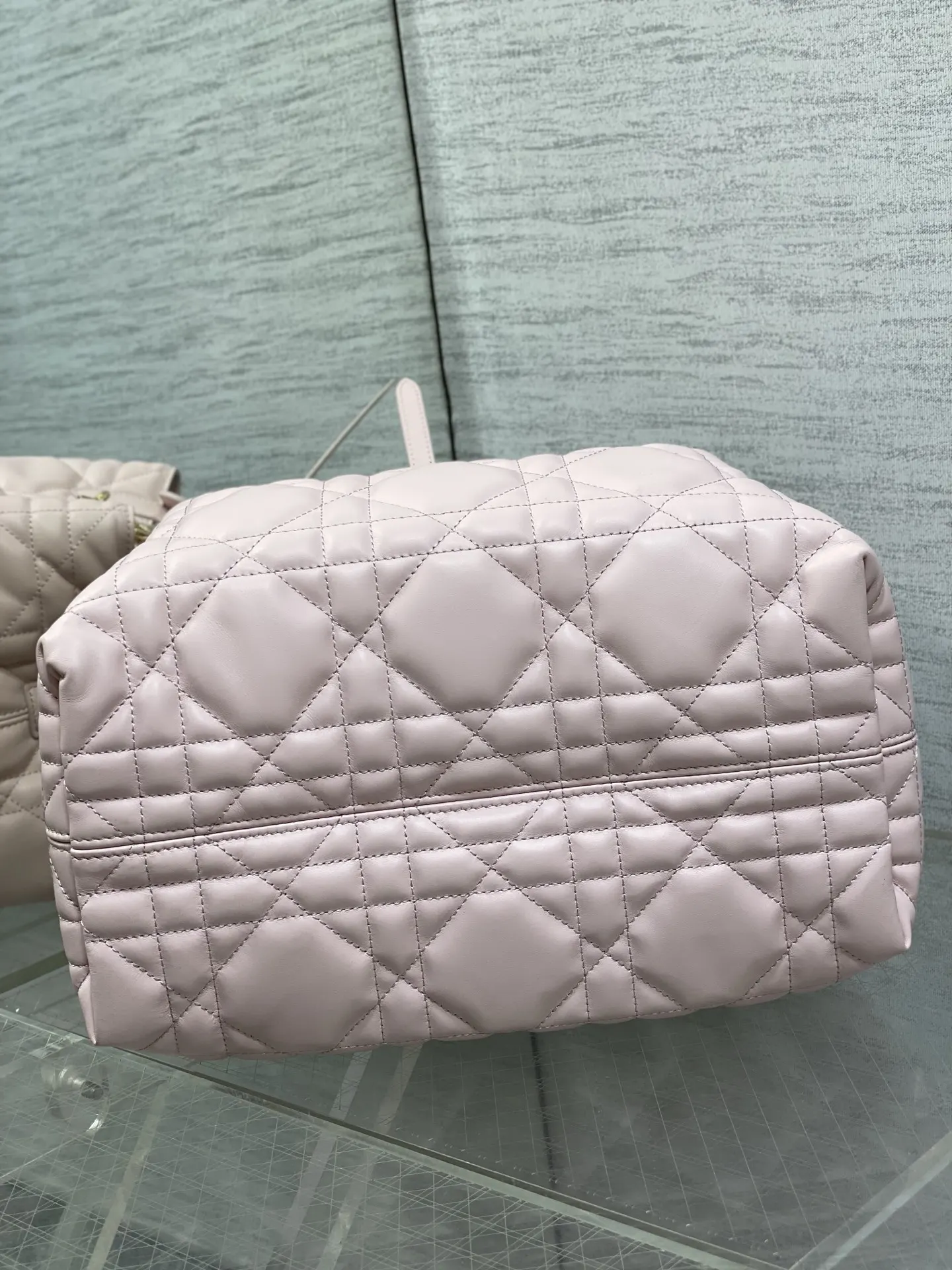 Dior Toujours 粉色小牛皮手袋 手提斜挎(數字8) Dior Toujours 粉色小牛皮手袋 手提斜挎(數字8)