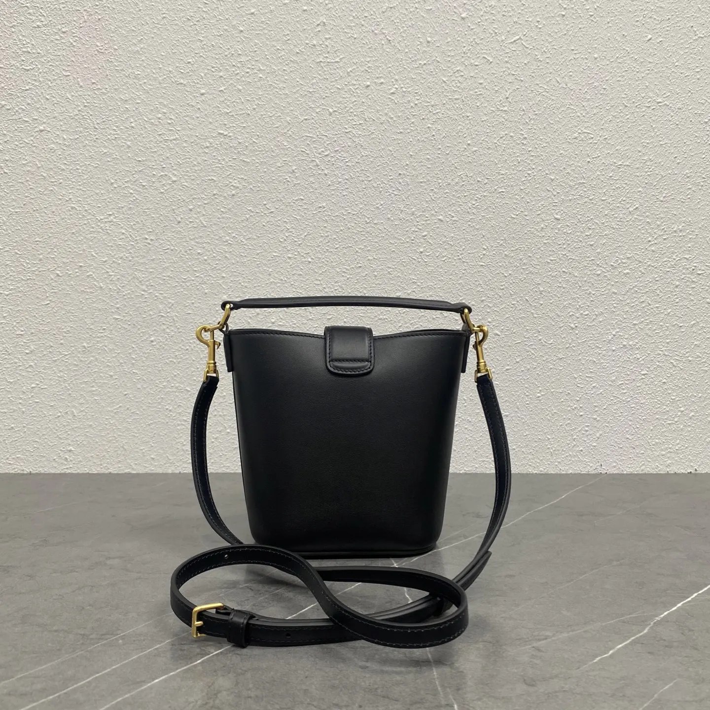 Black Gold Bucket Bag Casual Leather