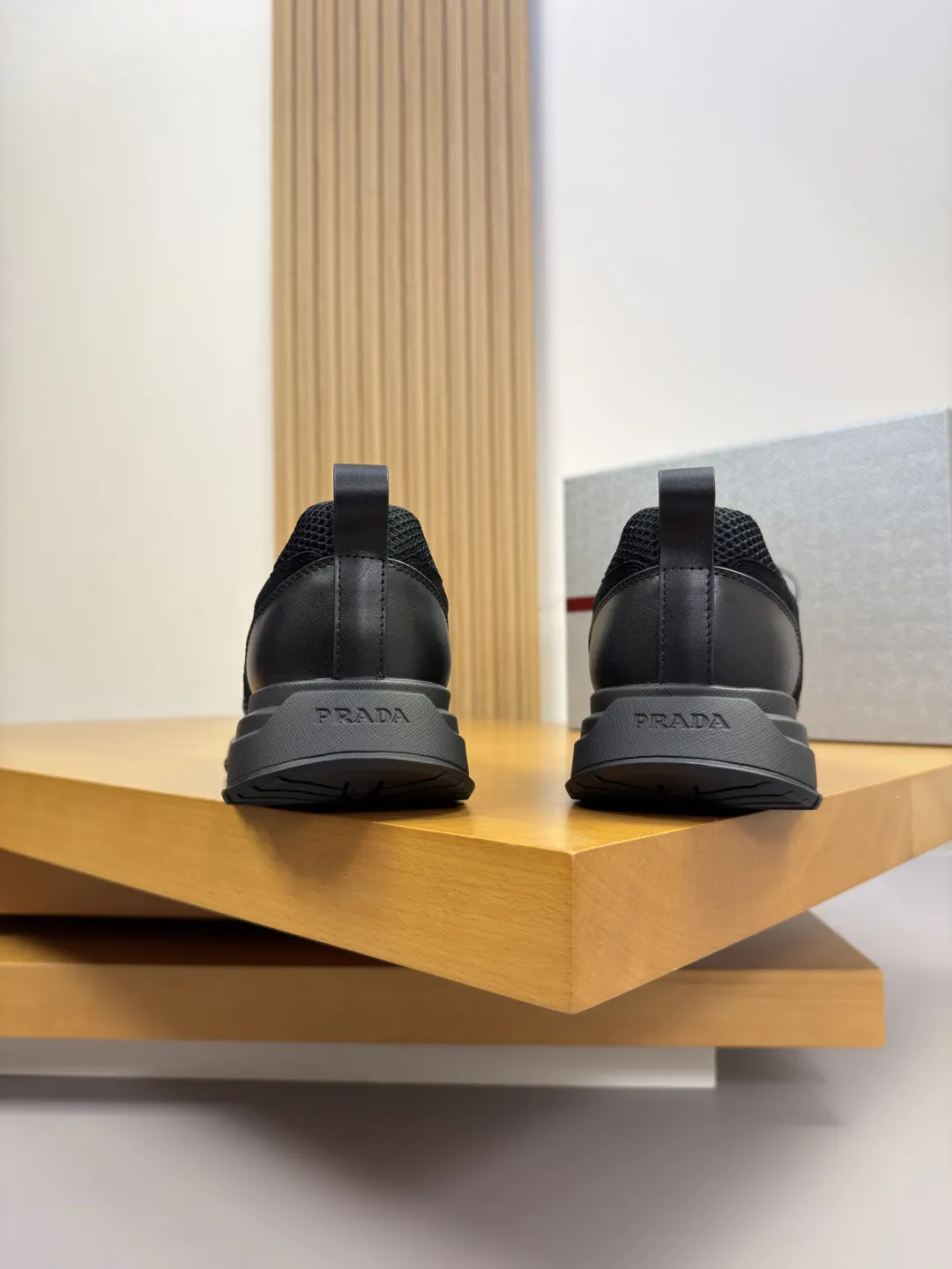 Prada 牛皮 帆布 Logo 运动鞋 休闲运动