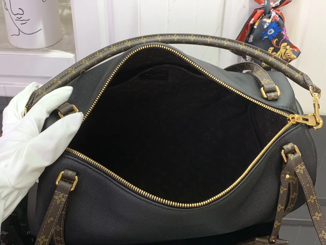 Black Hobo Shoulder Bag Vintage Leather Image 9 Black Hobo Shoulder Bag Vintage Leather Image 9