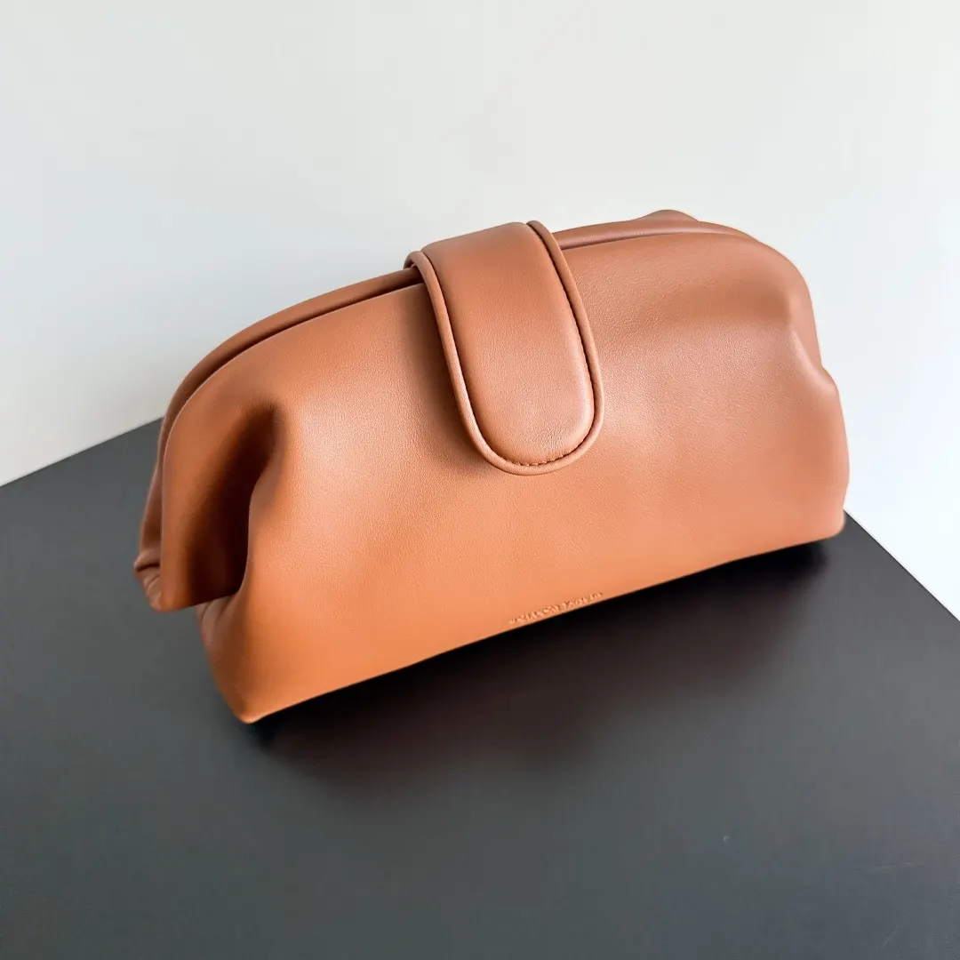 Bottega Veneta 牛皮 手拿包 精致手拿款