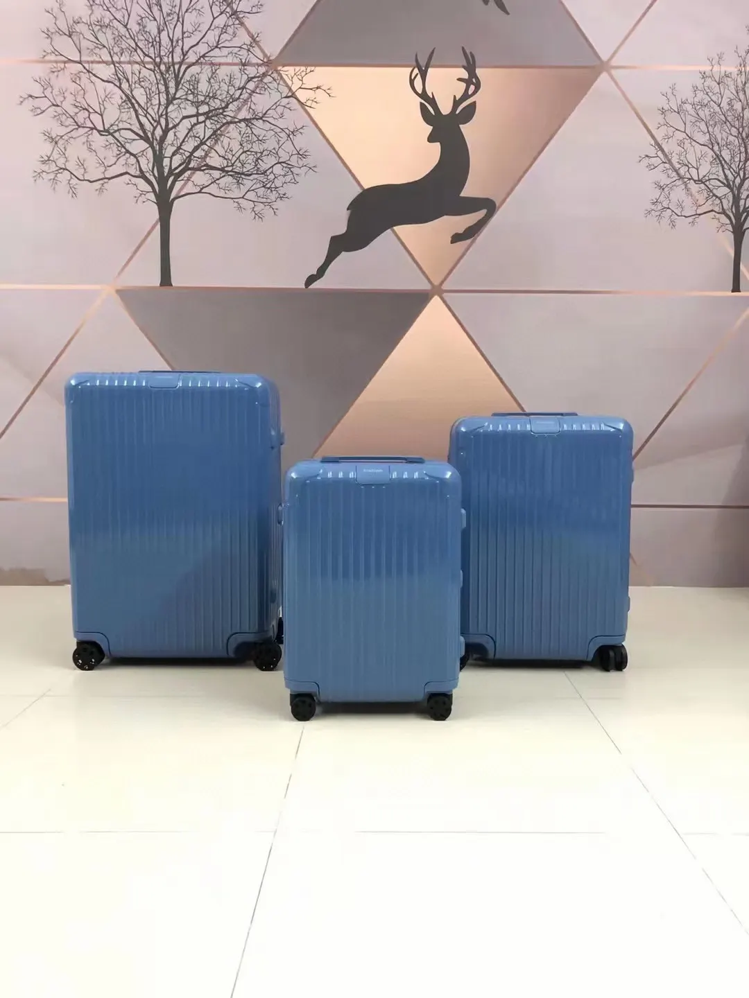 黑色 白色 Essential 系列 原Salsa的 行李箱 旅行拉杆款 轻便出行款