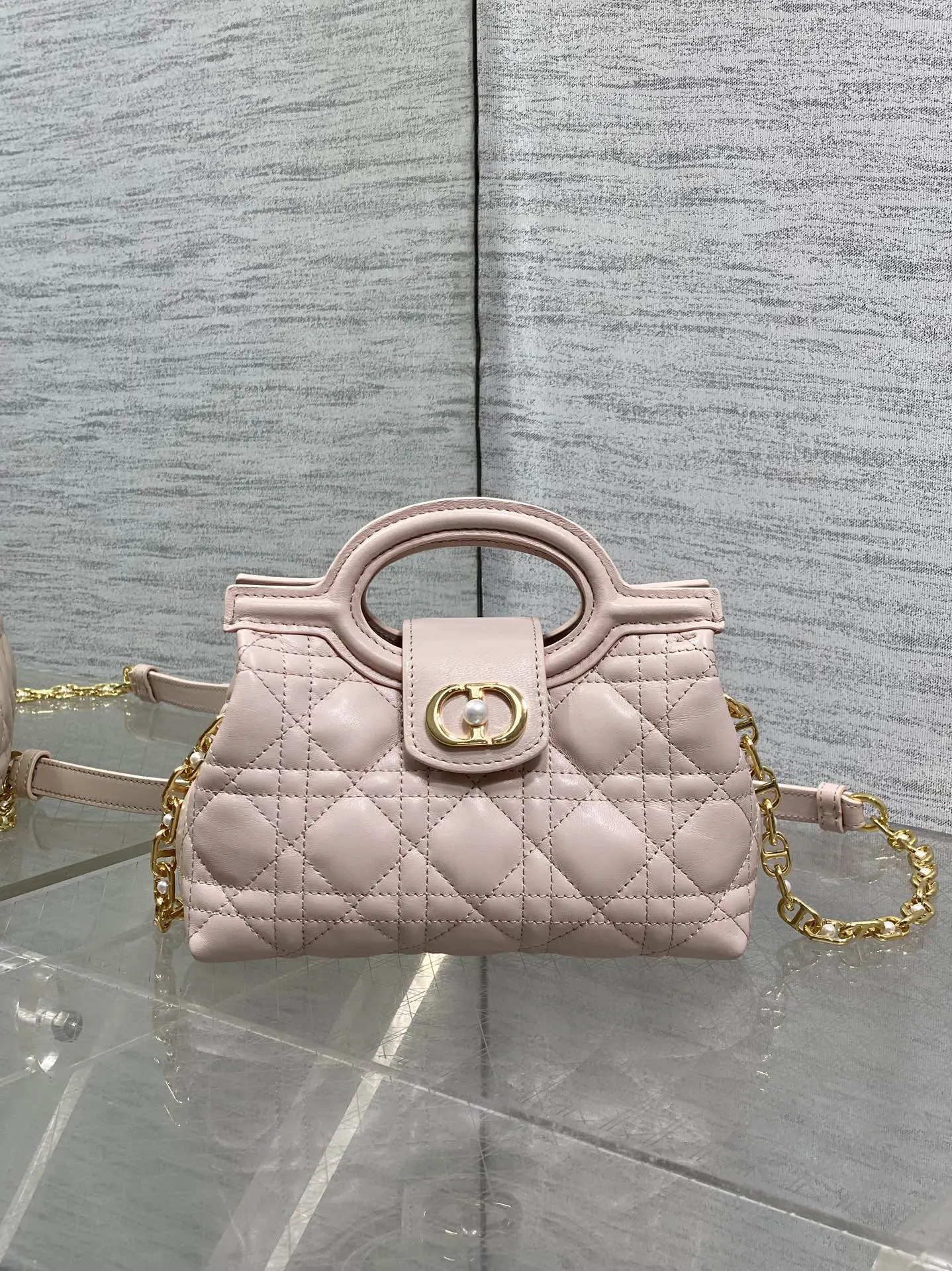 Dior 粉色链条包 手提斜挎