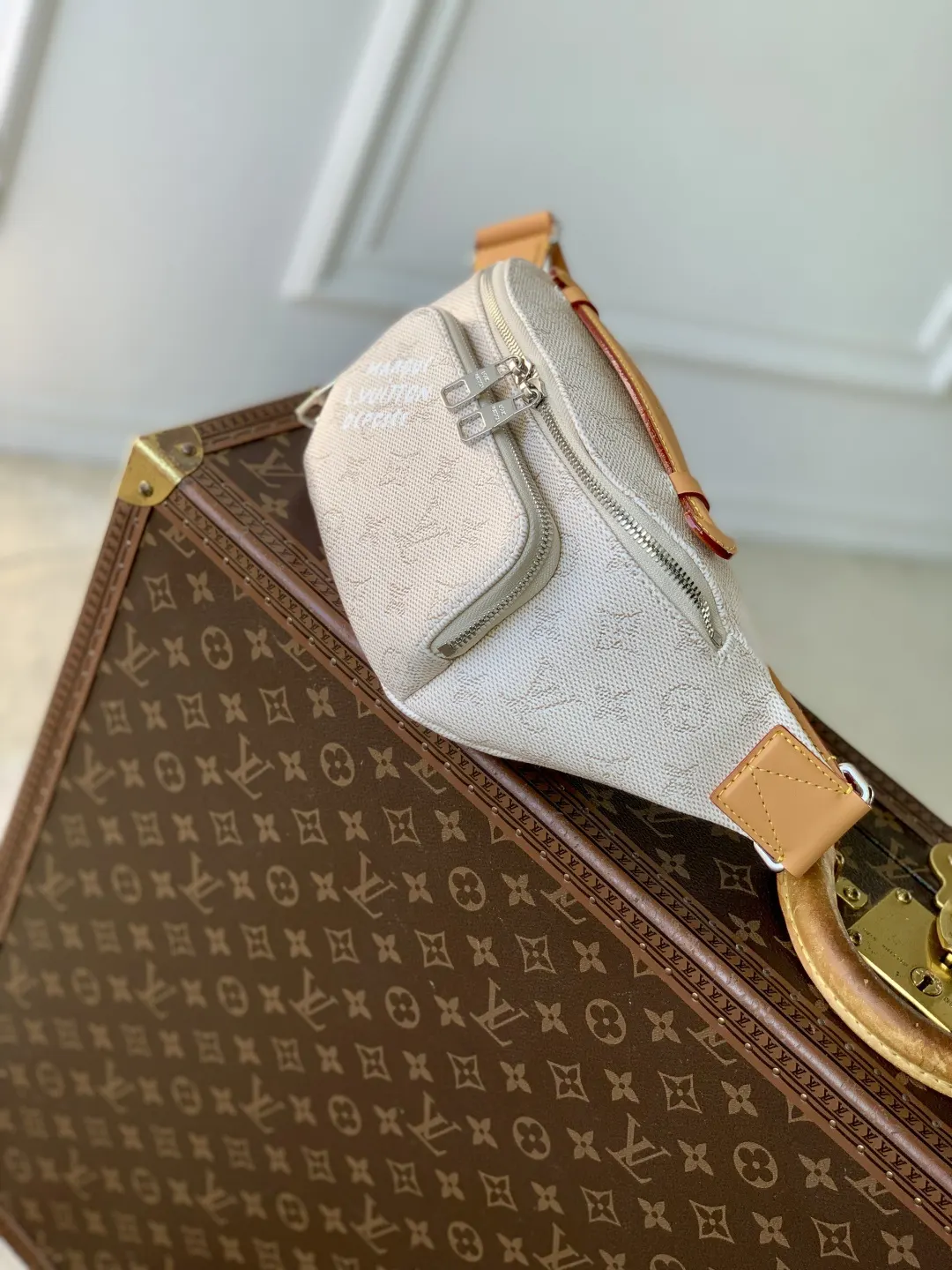 LV 白色 帆布 腰包 休閒腰包款