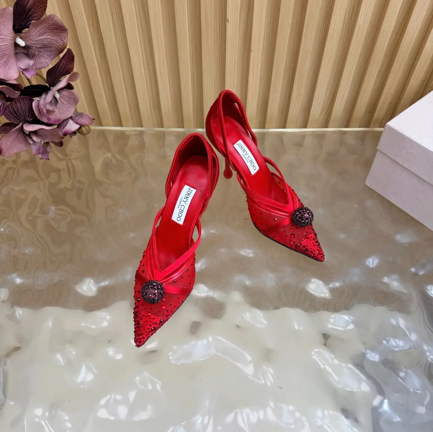 Jimmy Choo 運動鞋 休閒百搭款(數字6) Jimmy Choo 運動鞋 休閒百搭款(數字6)