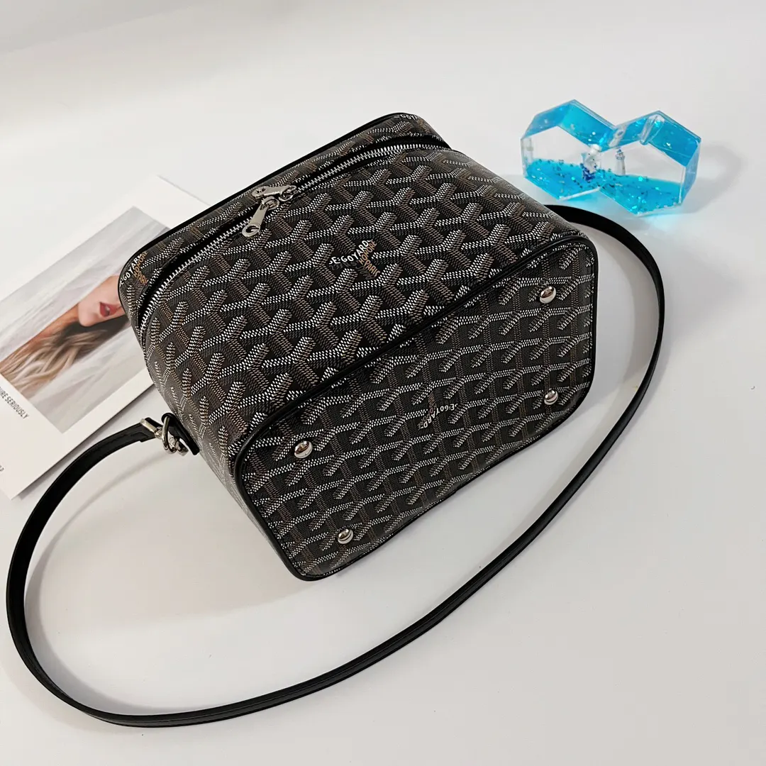 Cosmetic Pouch