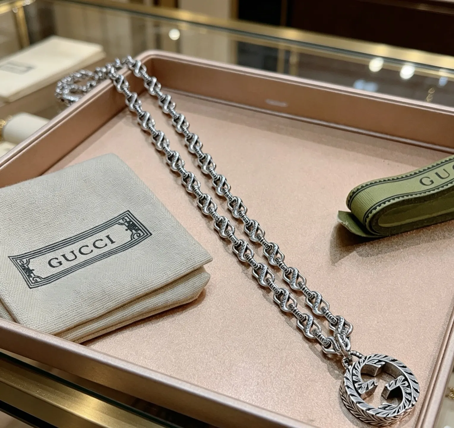 Gucci 链条包 单肩斜挎