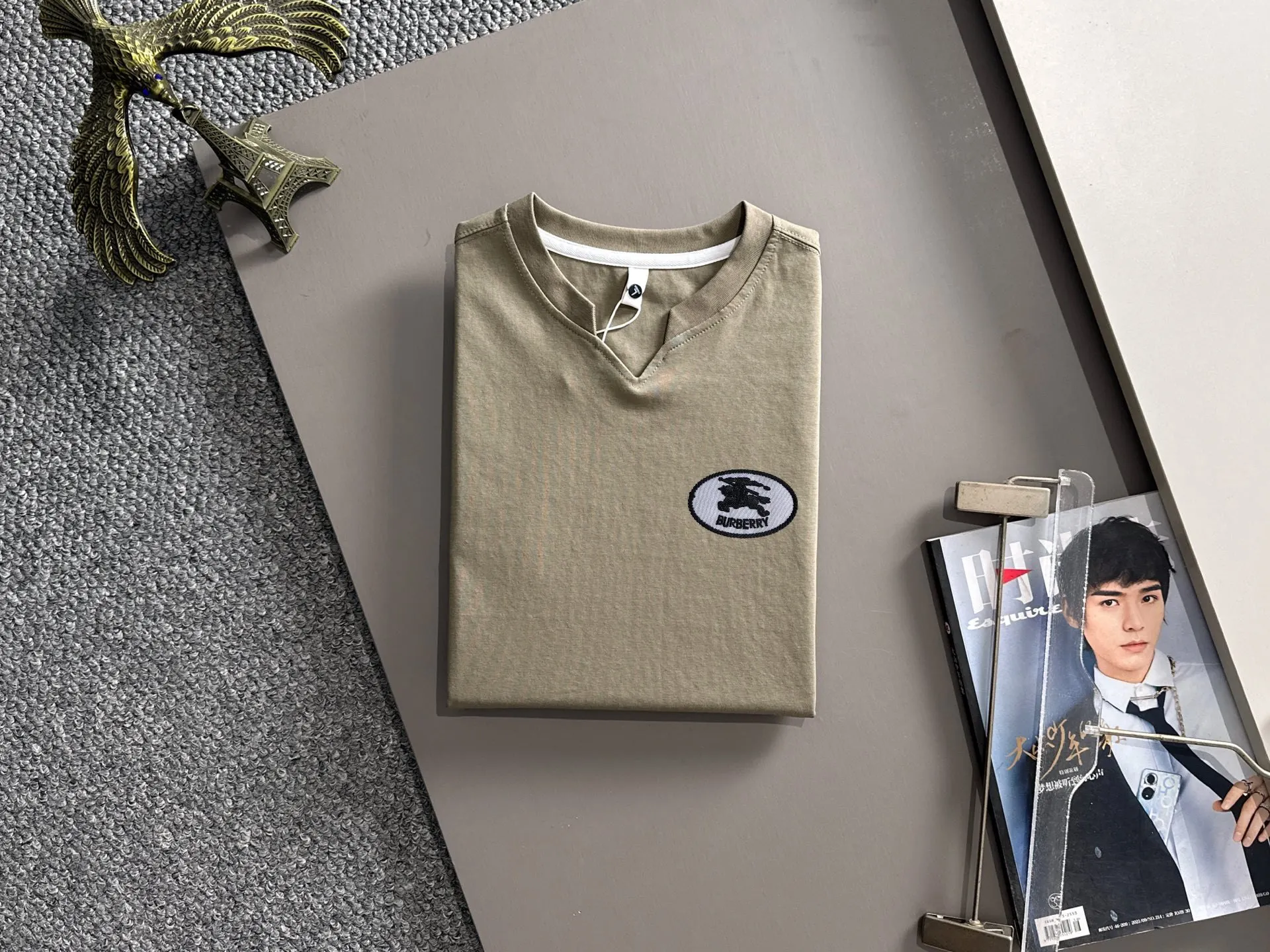Burberry 刺繡 純棉 針織衫 質感針織款(數字2) Burberry 刺繡 純棉 針織衫 質感針織款(數字2)