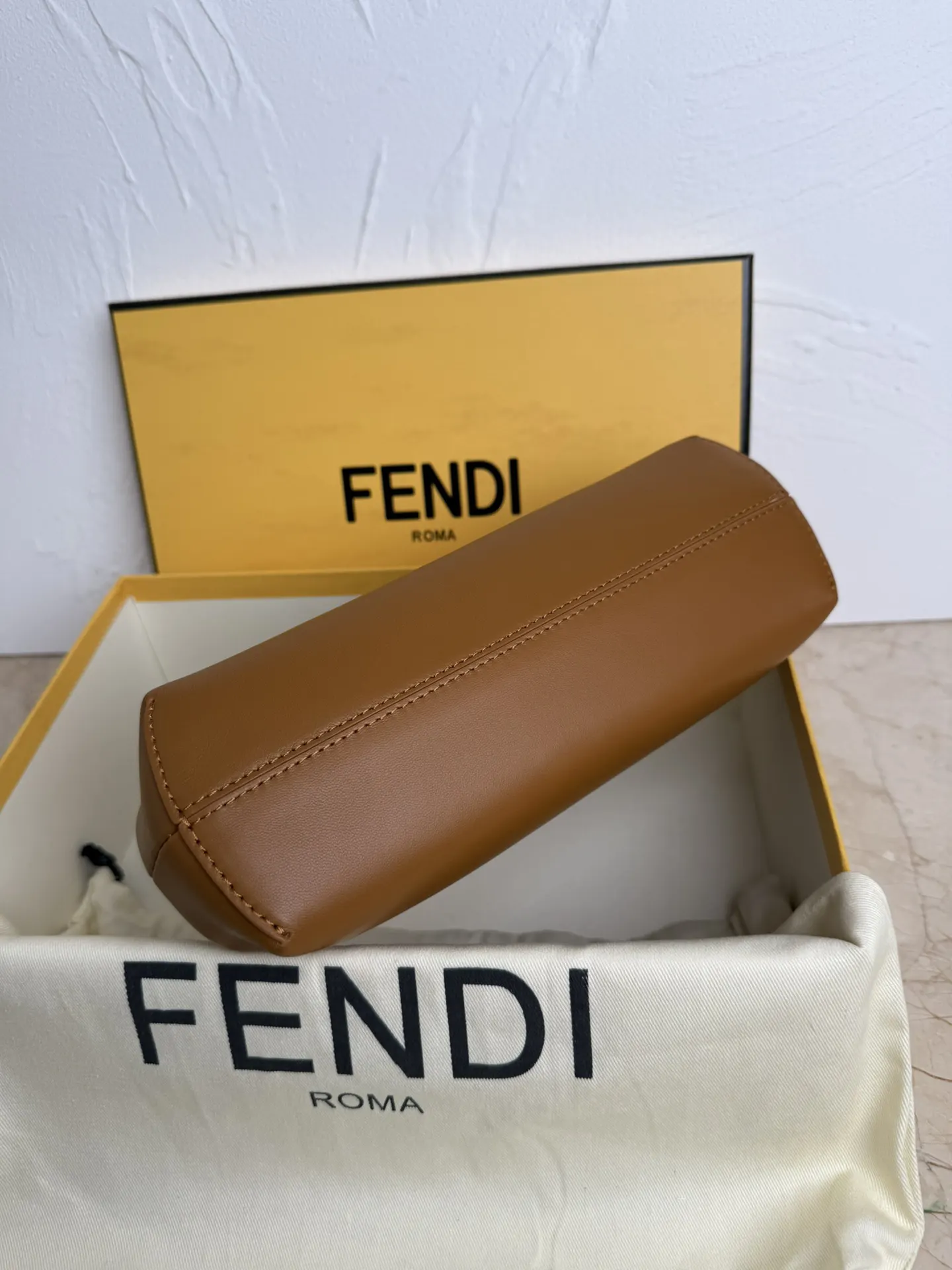 Fendi 粉色 金色 羊皮 手拿包 精致手拿款