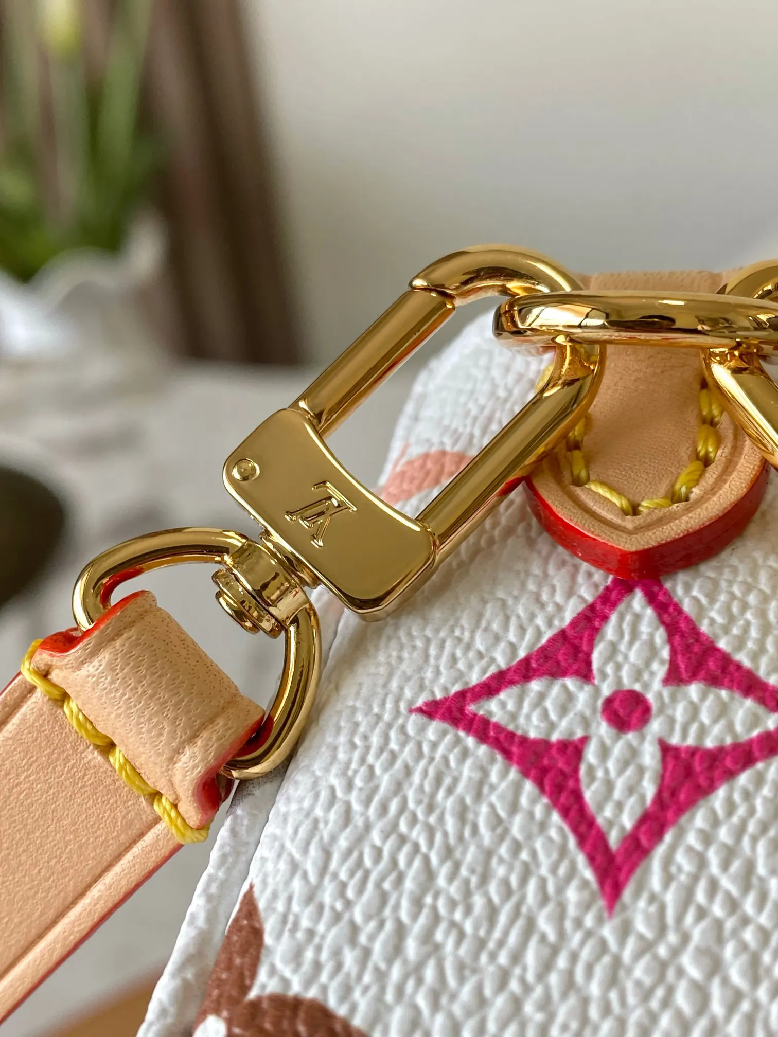 LV 帆布 加强版 半钢五金 Wallet On 链条包 精致链条款