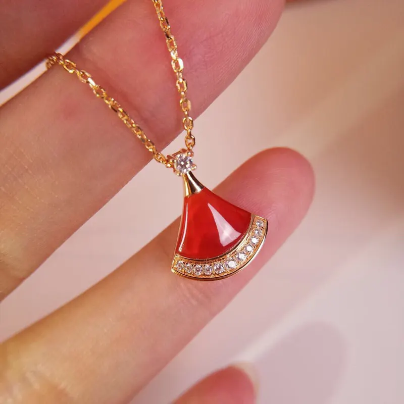 Bvlgari 玫瑰金 项链 精致锁骨链款