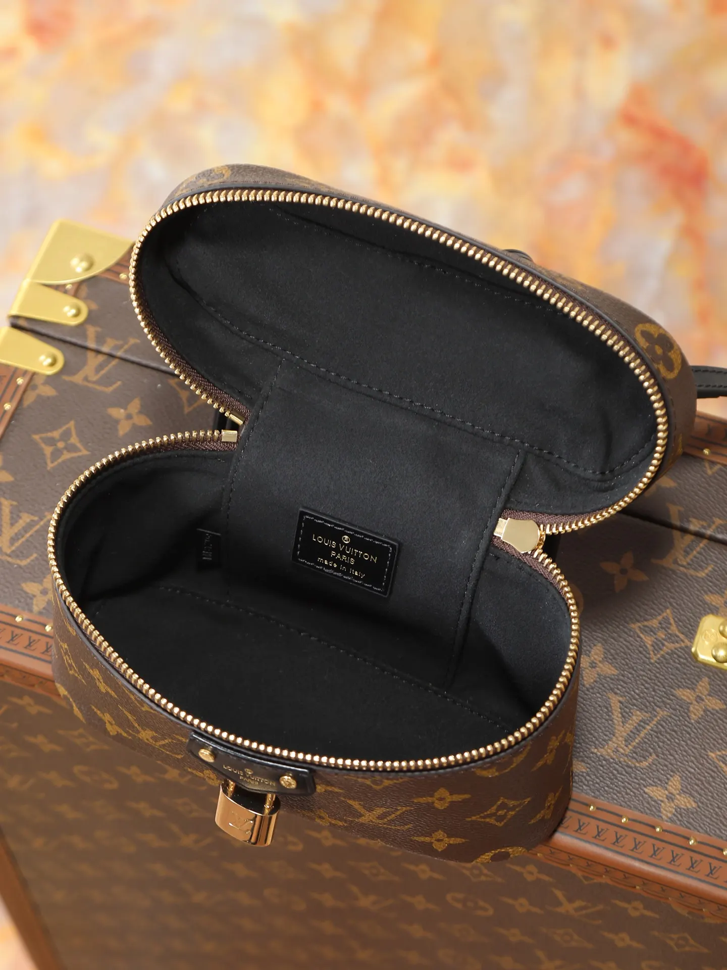 Louis Vuitton Cosmetic Pouch Canvas Image 9 Louis Vuitton Cosmetic Pouch Canvas Image 9