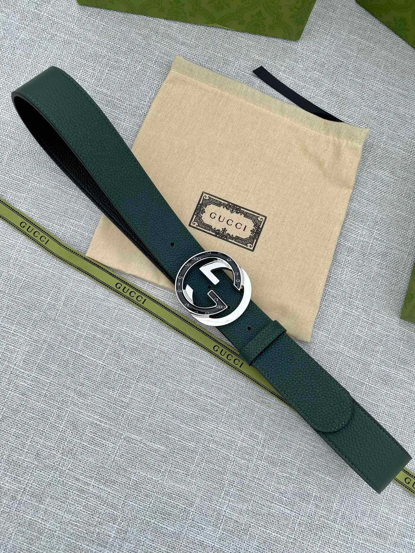 Gucci Marmont 双G扣牛皮双面腰带