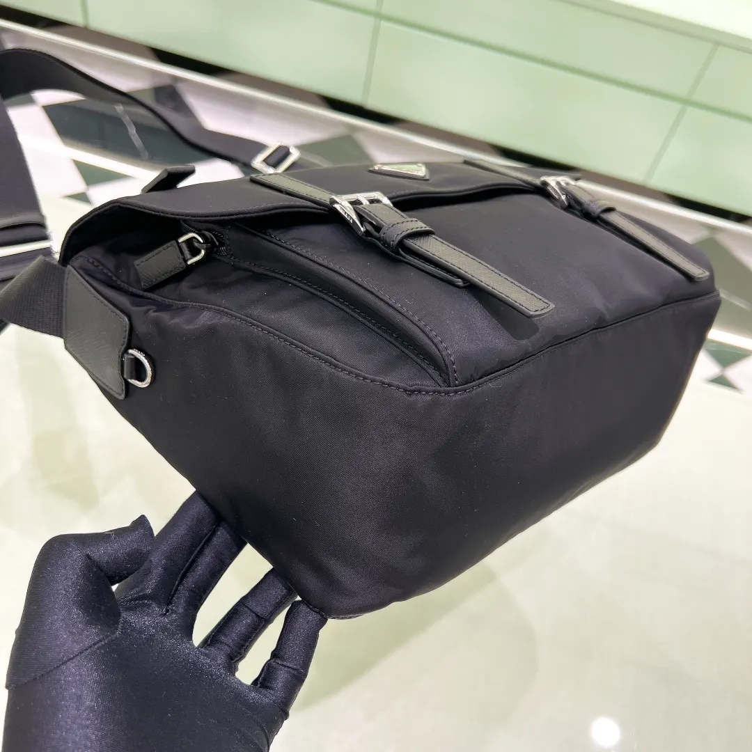 黑色 牛皮 女式尼龍斜背包 邮差包 全新夏季主 收納包 旅行收納款