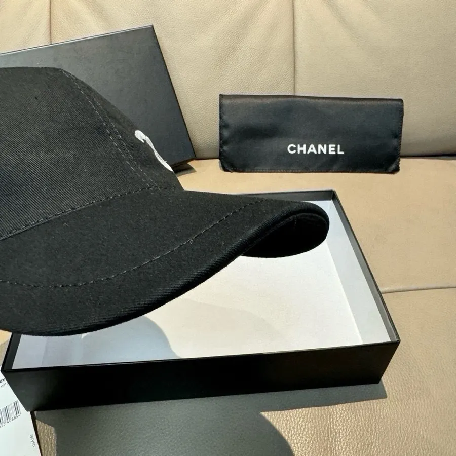 Chanel 黑色Logo棒球帽 休闲配饰